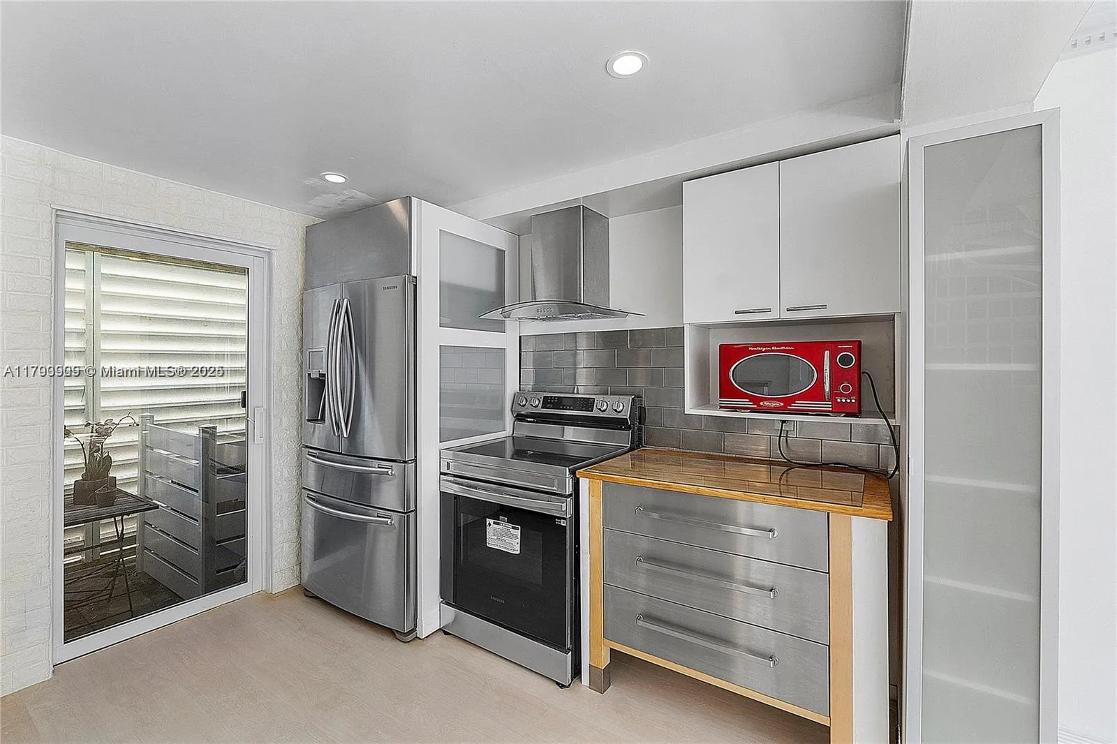 517 NE 38th St # 9, Miami FL 33137