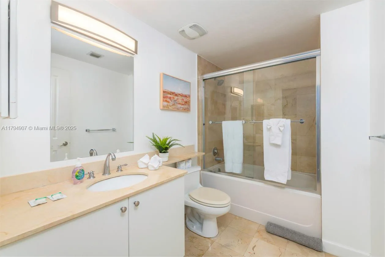 170 SE 14th St # 1905, Miami FL 33131