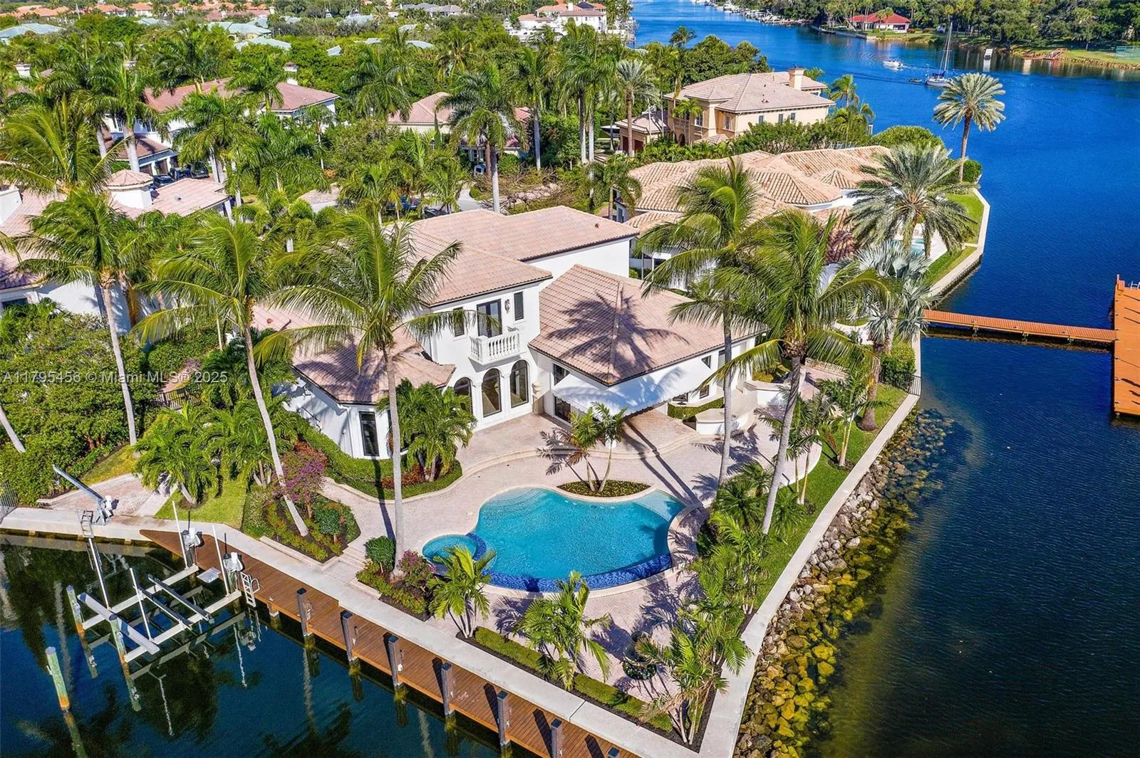 848 Harbour Isle Pl, North Palm Beach FL 33410