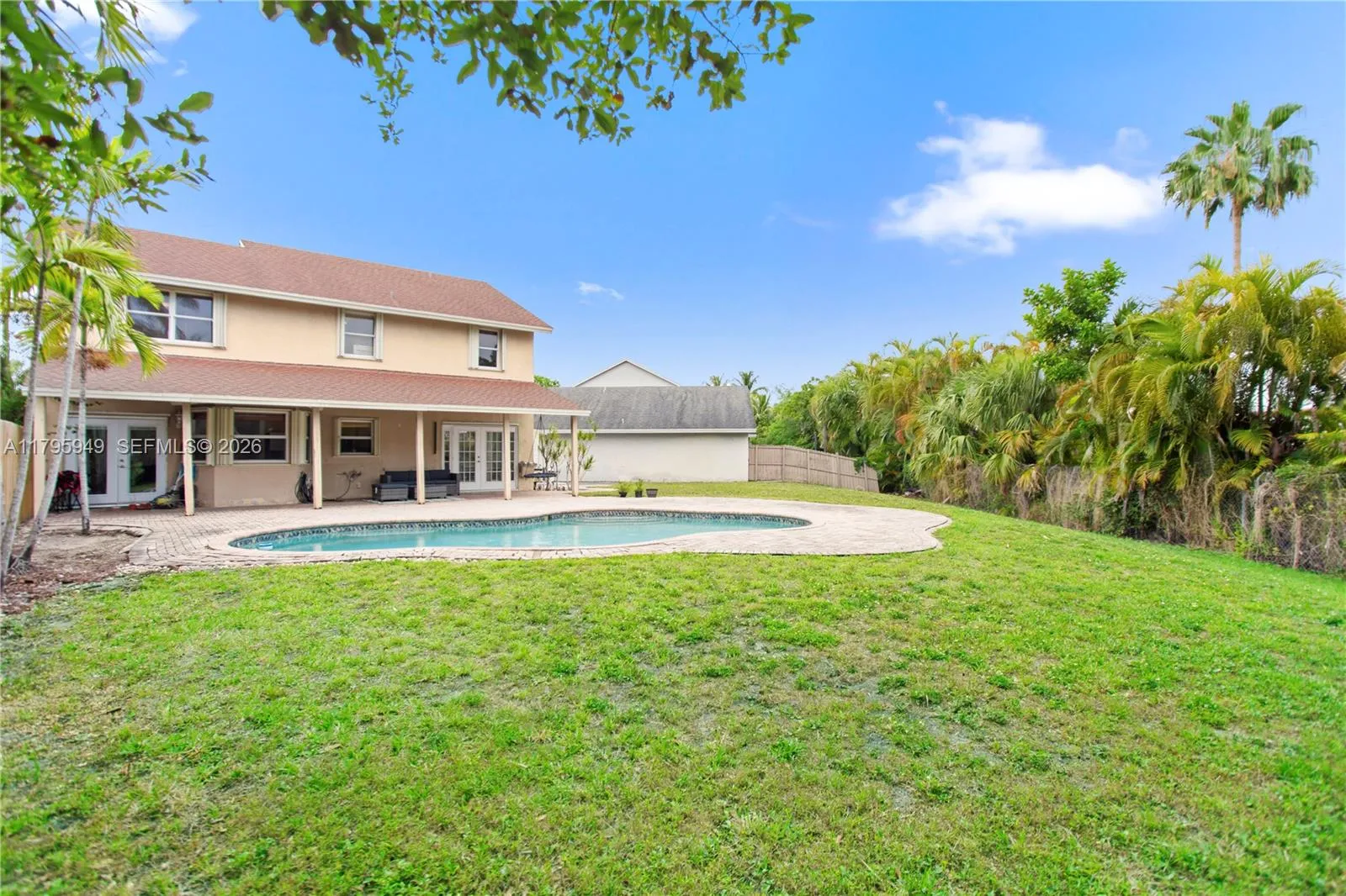 1051 SW 95th Ter, Pembroke Pines FL 33025
