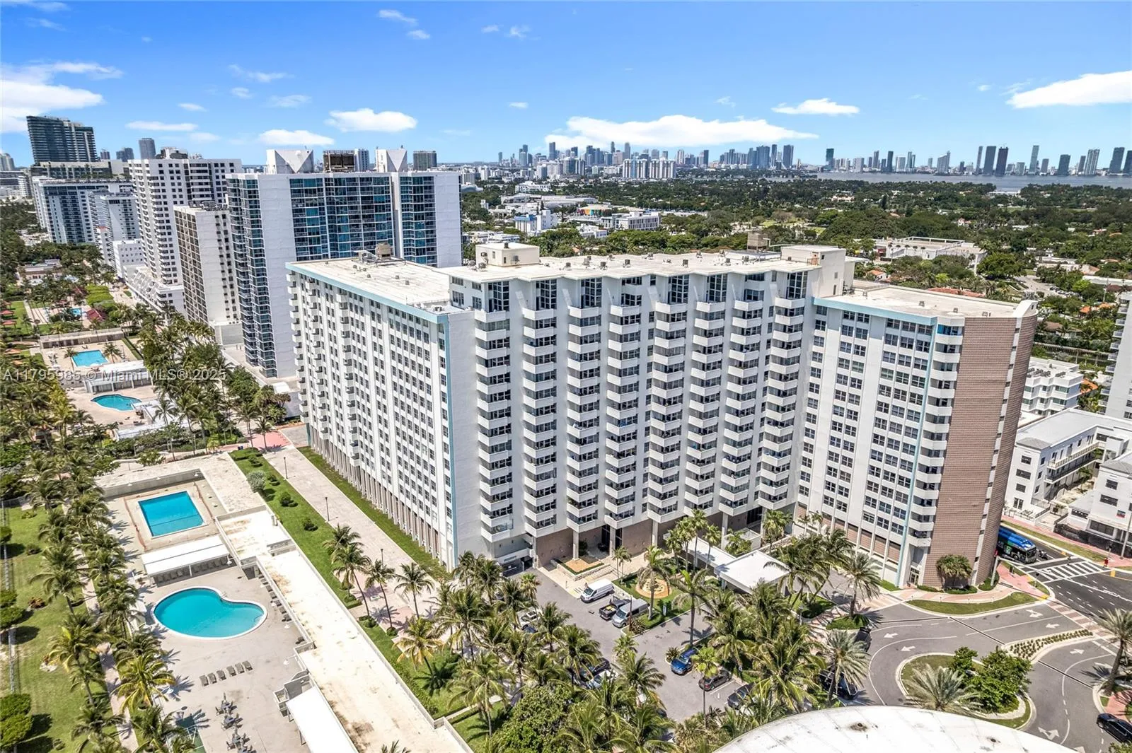 2899 Collins Ave # 1218, Miami Beach FL 33140