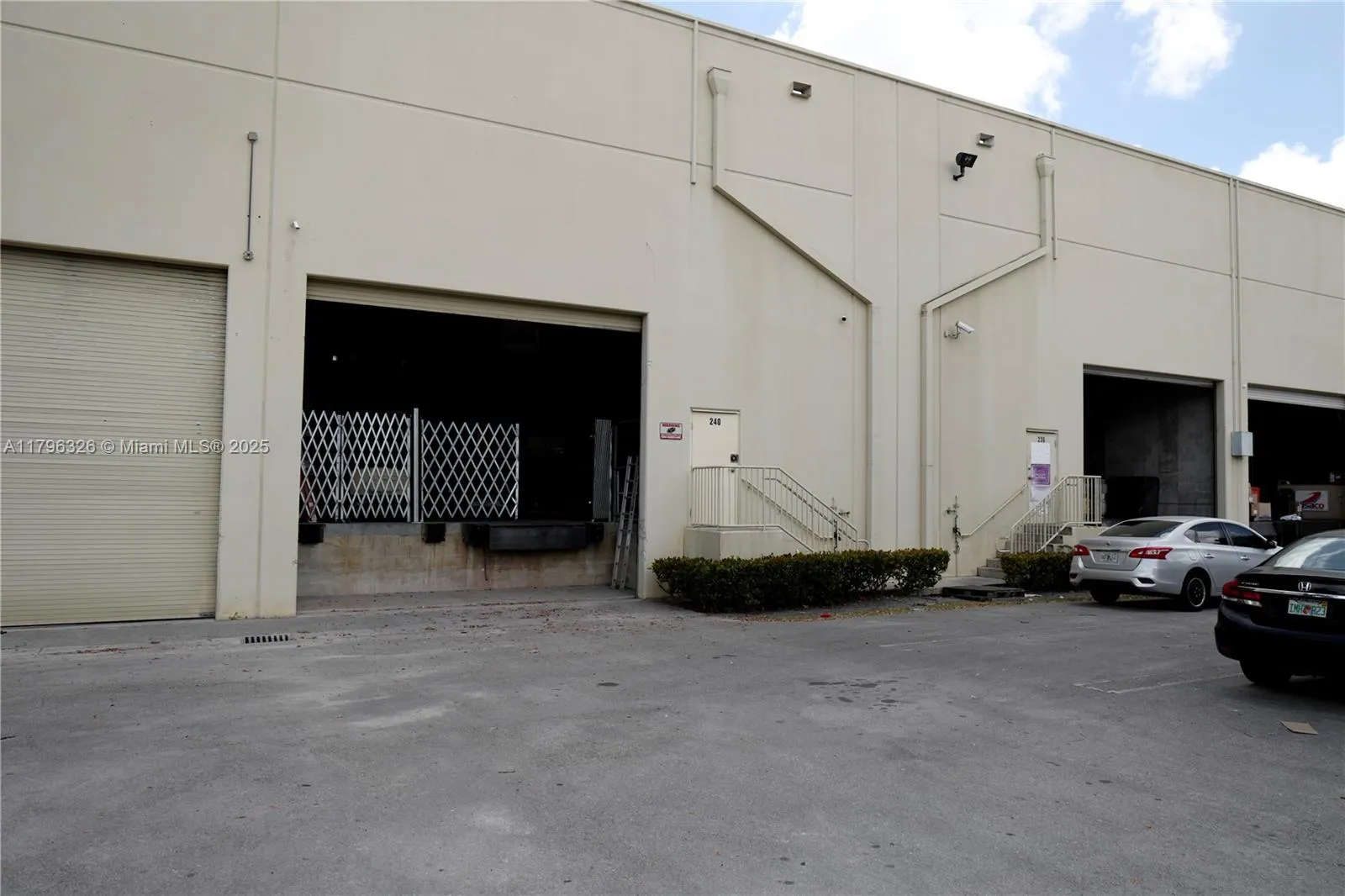 10900 NW 21st St # 240, Sweetwater FL 33172