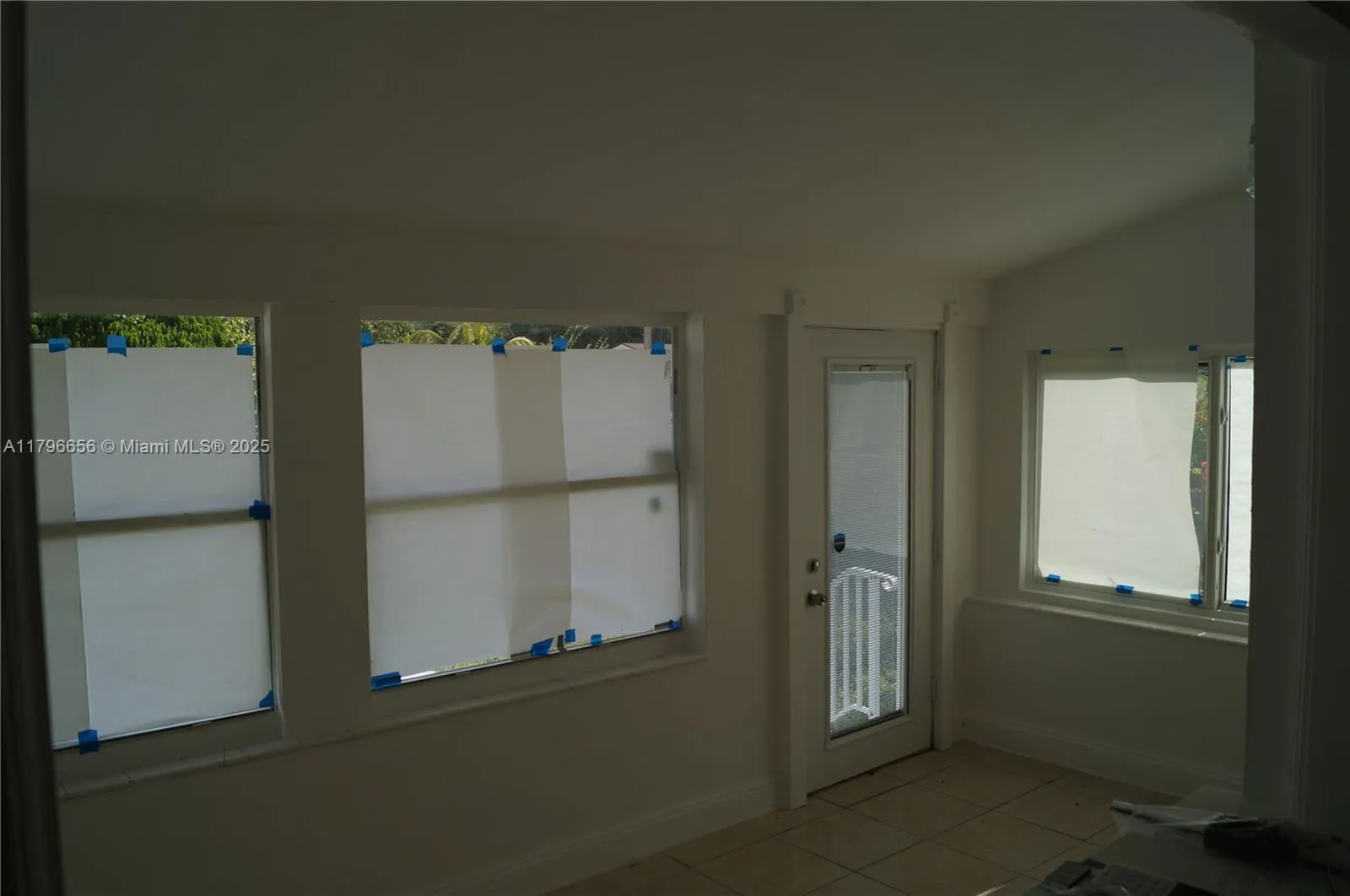 1860 NW 53rd St, Miami FL 33142