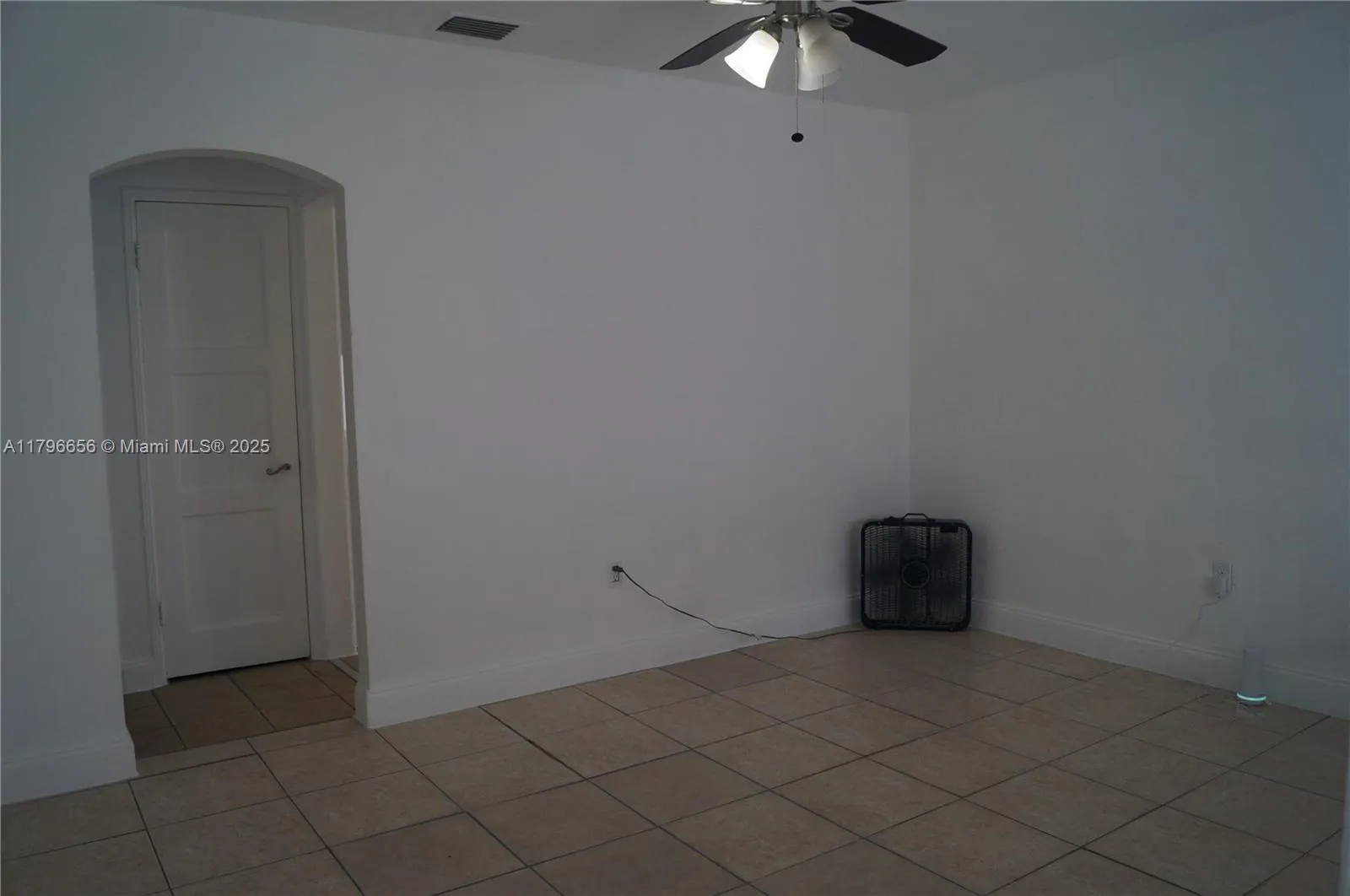 1860 NW 53rd St, Miami FL 33142