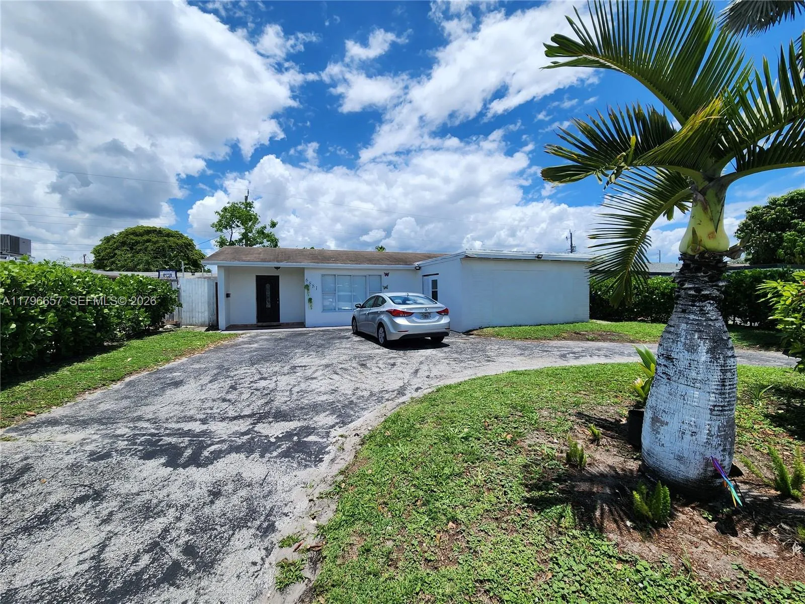 6881 Sheridan St, Hollywood FL 33024