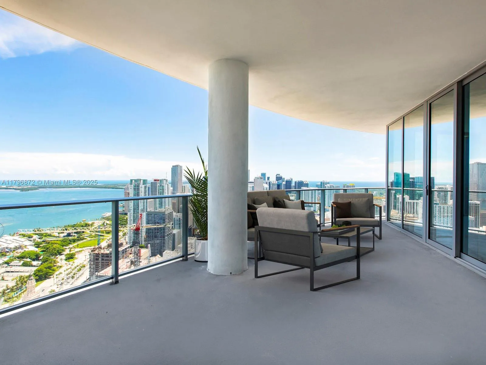 851 NE 1st Ave, Miami FL 33132