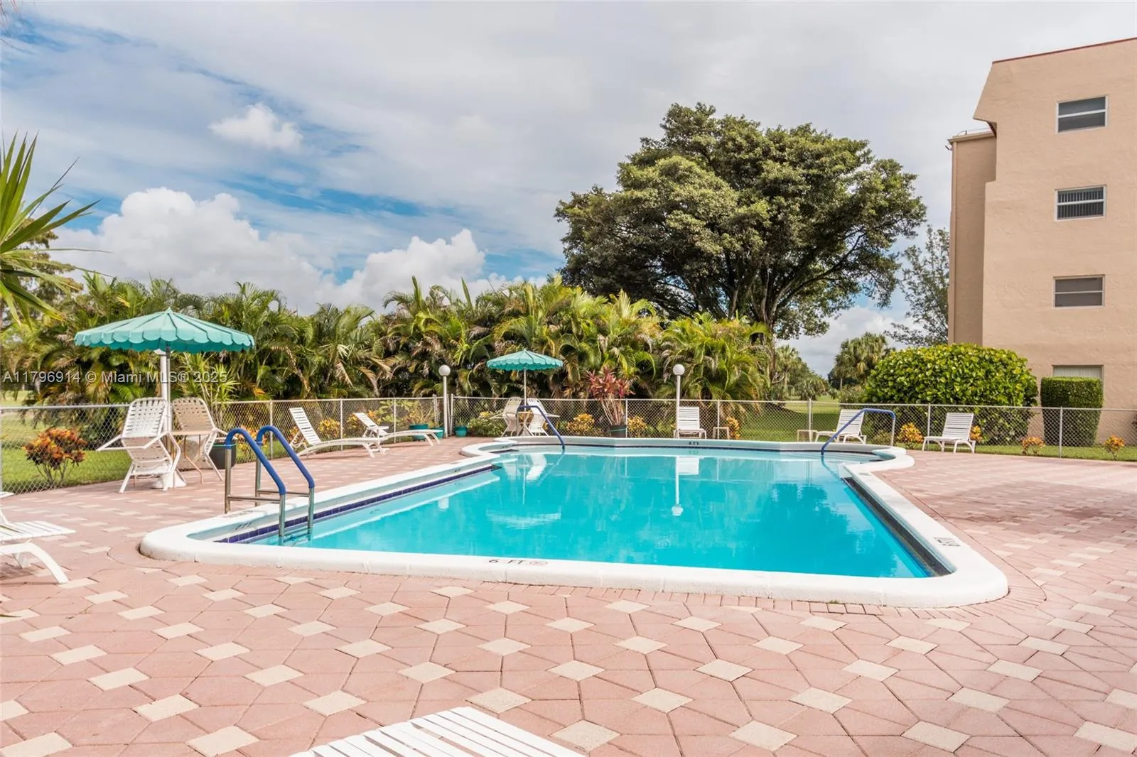 1005 Country Club Dr # 307, Margate FL 33063