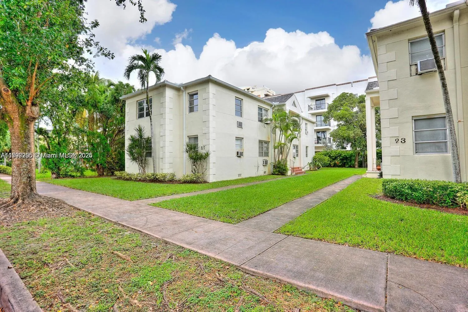 2 bedroom 1 bath for rent at 27 Phoenetia Ave # 1, Coral Gables FL 33134