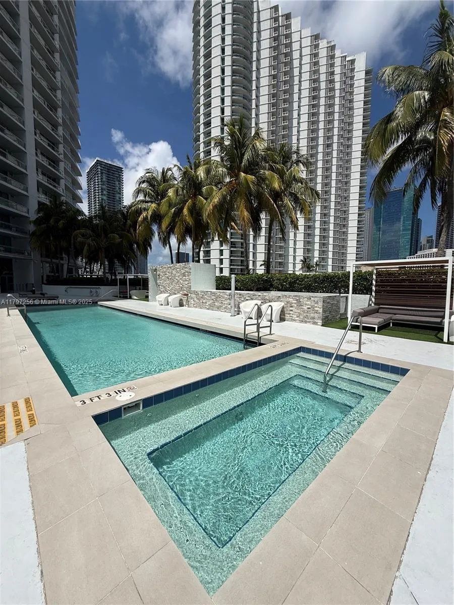 90 SW 3rd St # 3601, Miami FL 33130