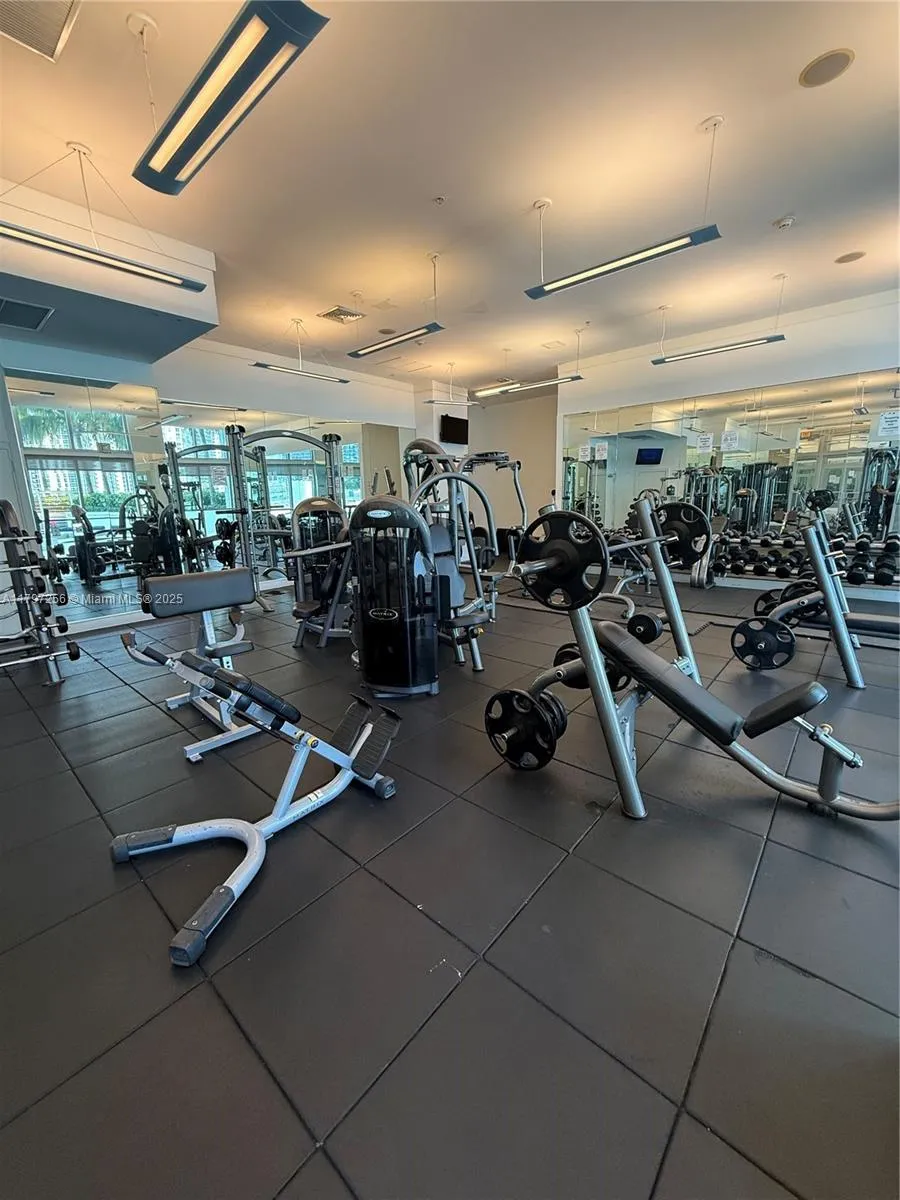 90 SW 3rd St # 3601, Miami FL 33130