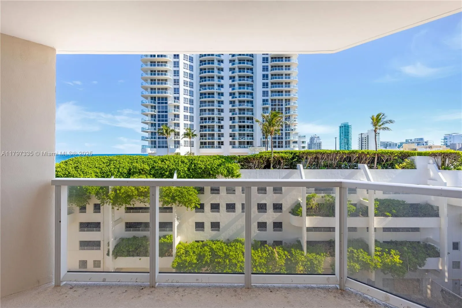 6423 Collins Ave # 703, Miami Beach FL 33141