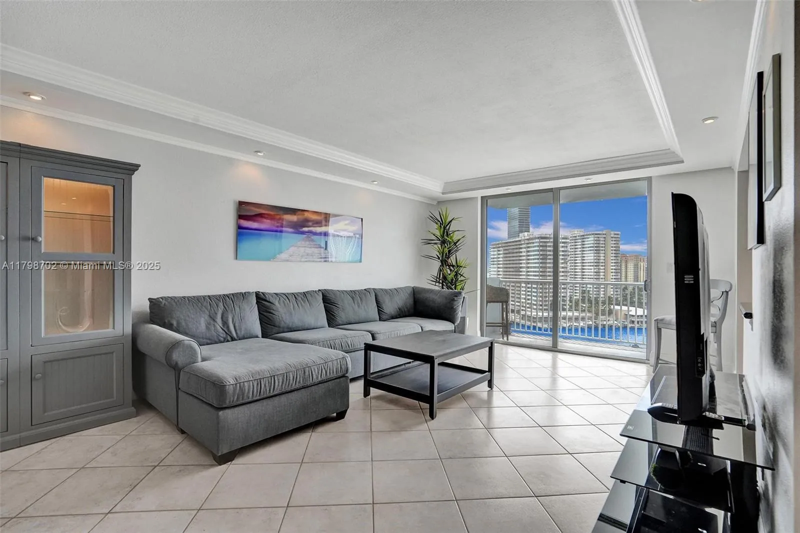 137 Golden Isles Dr # 1105, Hallandale Beach FL 33009