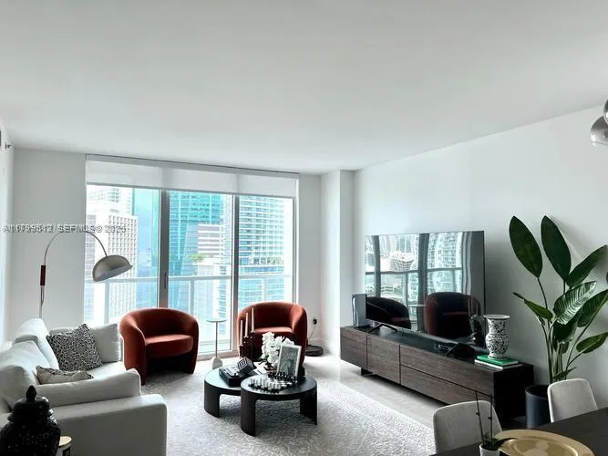 500 Brickell Ave # 1907, Miami FL 33131