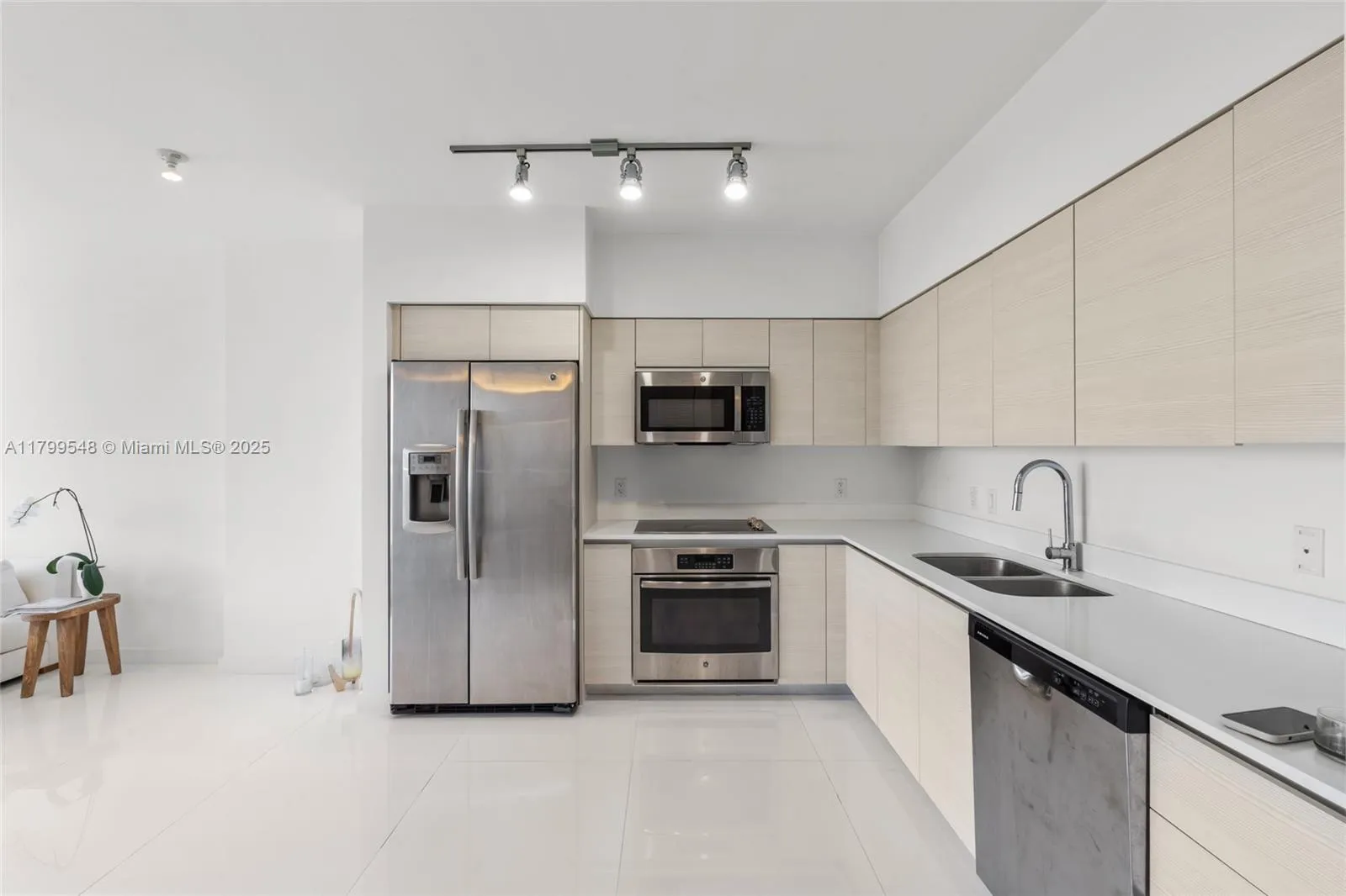 4250 Biscayne Blvd # 1112, Miami FL 33137