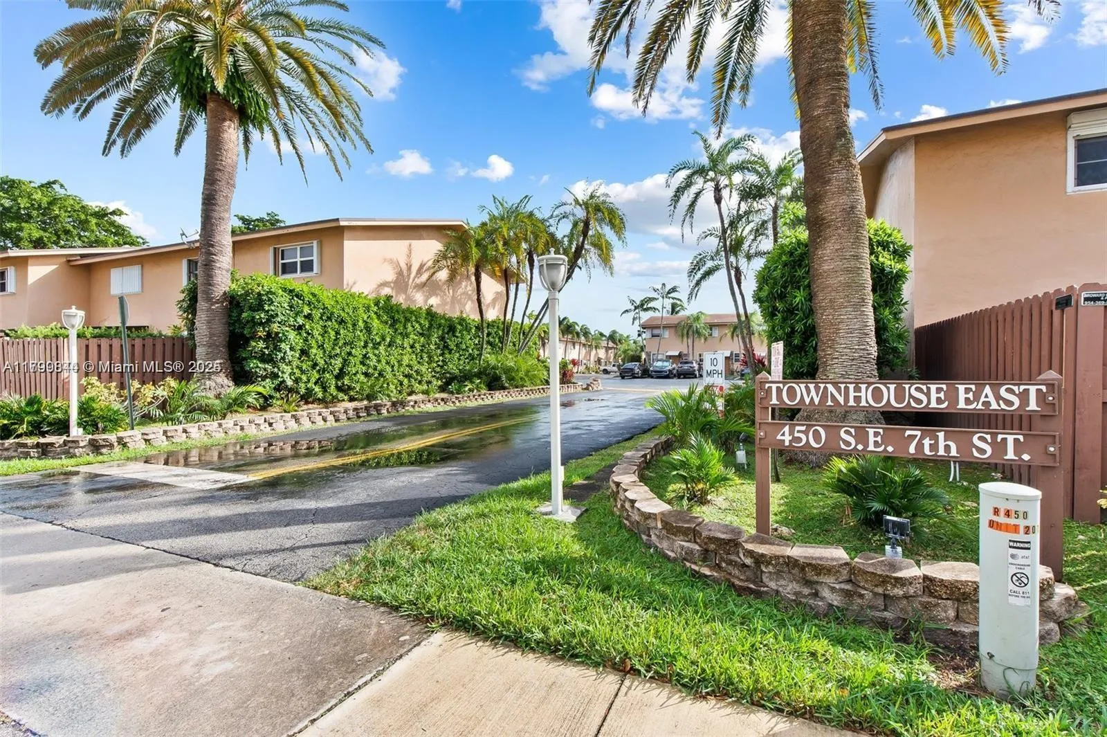 2 bedroom 1 bath for sale at 450 SE 7th St # 230, Dania Beach FL 33004