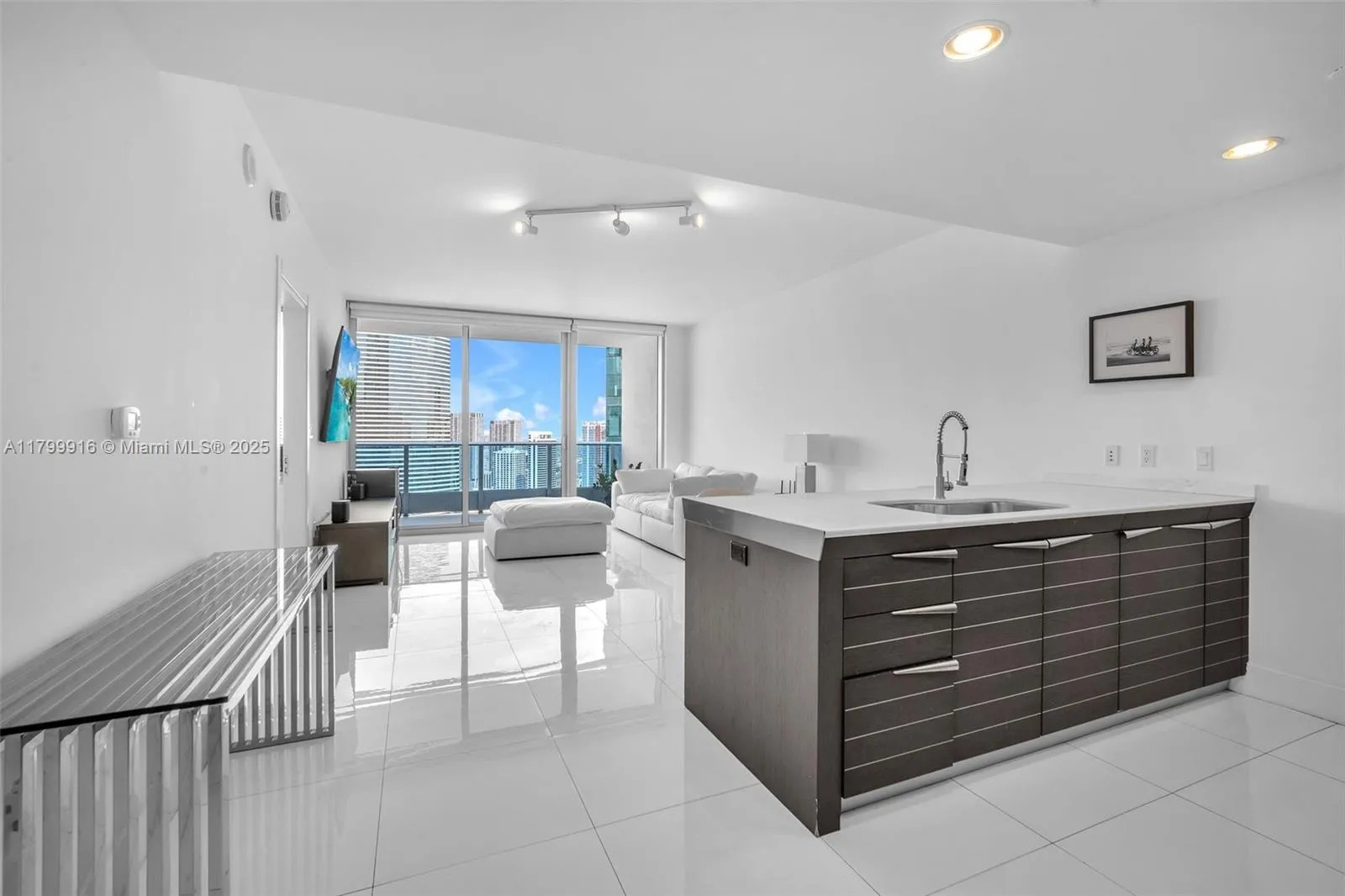 200 Biscayne Boulevard Way # 4012, Miami FL 33131