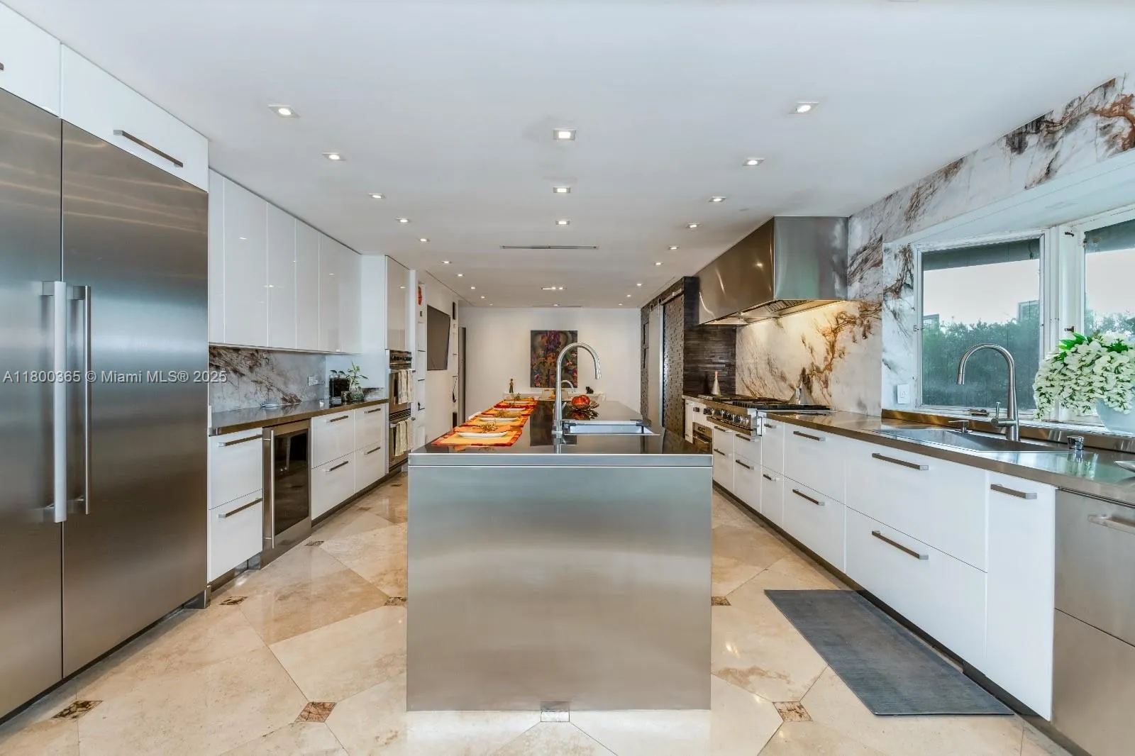 418 Tammarind Dr, Hallandale Beach FL 33009