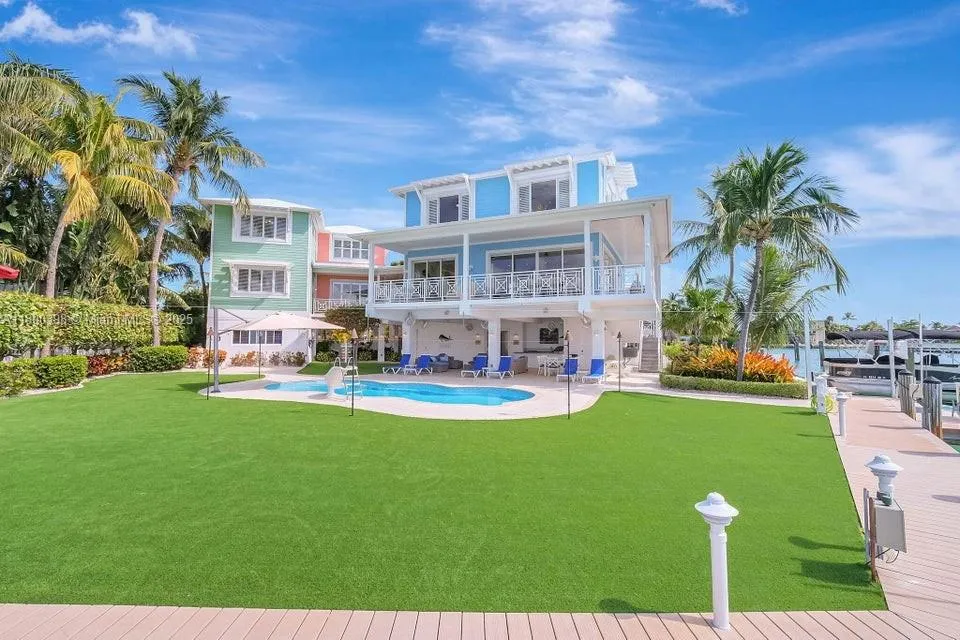 162 Bayview Dr, Islamorada FL 33036
