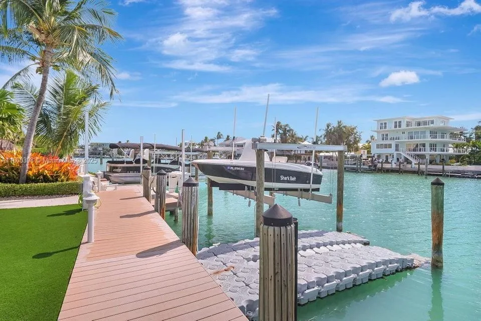 162 Bayview Dr, Islamorada FL 33036