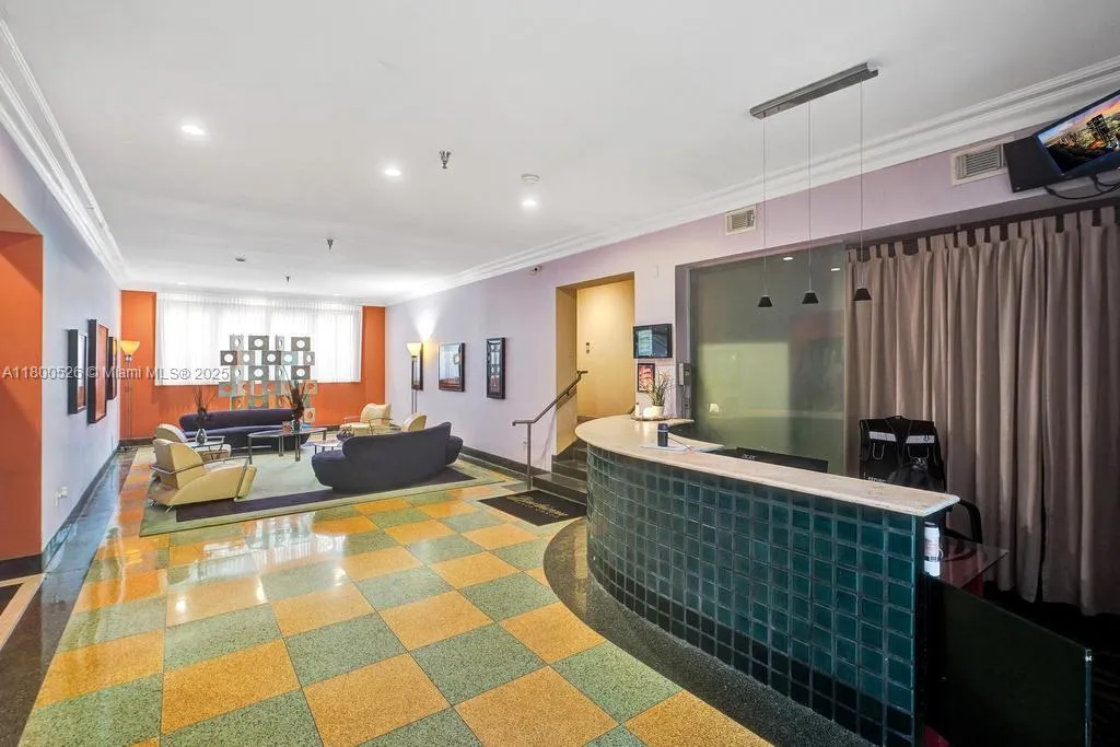 530 Ocean Dr, Miami Beach FL 33139