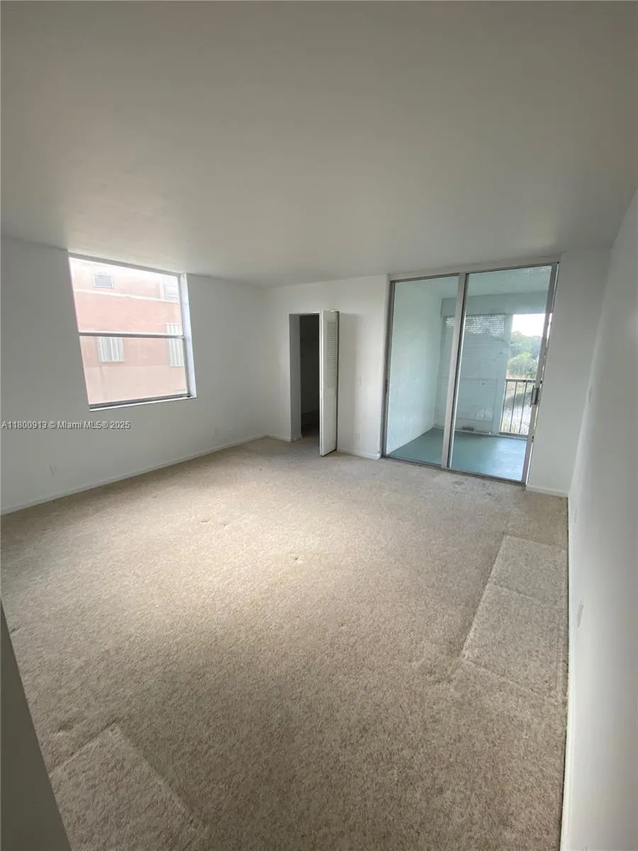 7220 Lake Cir Dr # 301, Margate FL 33063