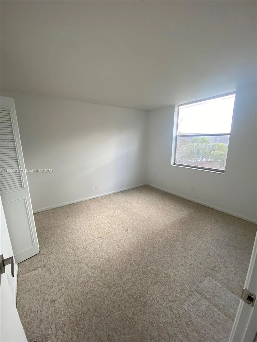 7220 Lake Cir Dr # 301, Margate FL 33063