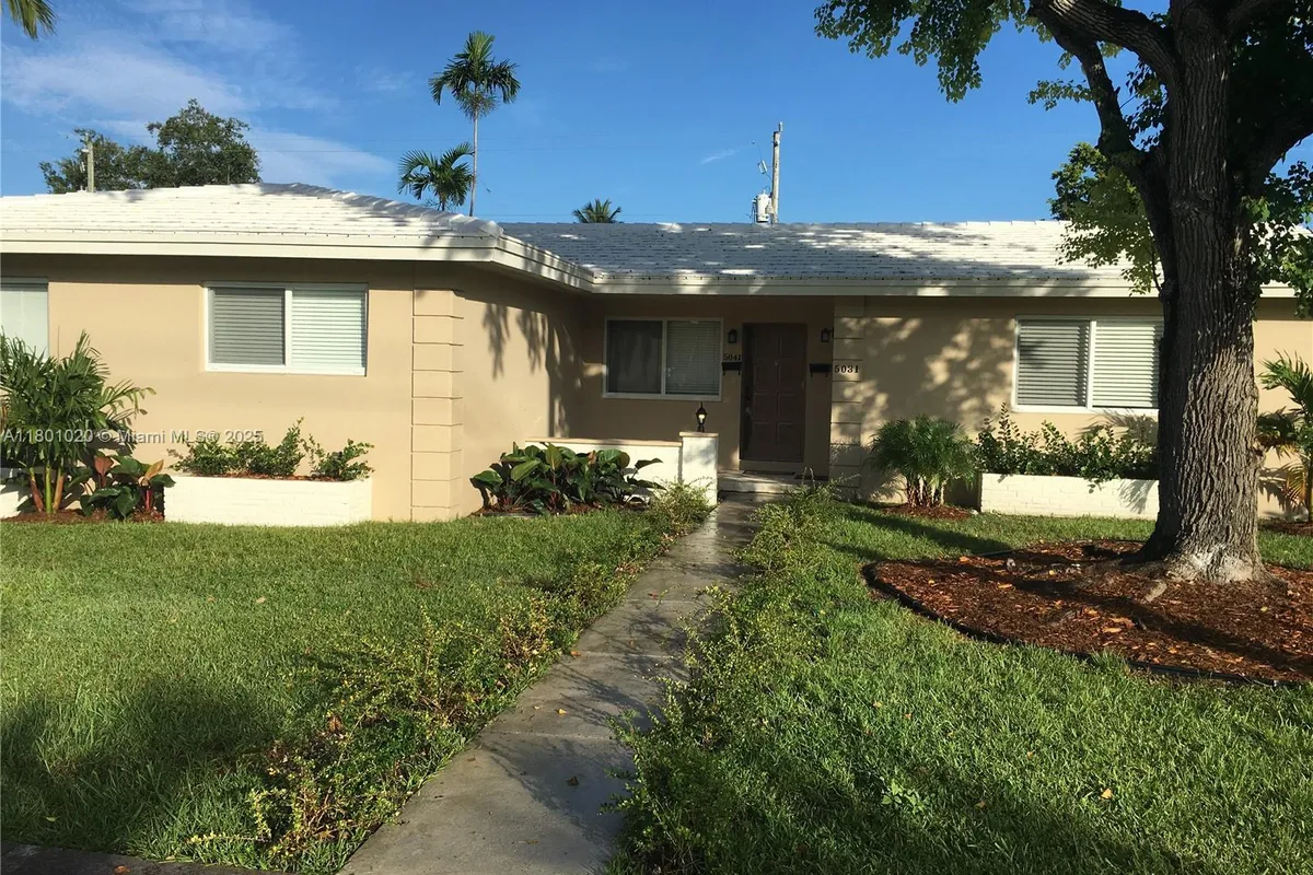 5031 Ponce De Leon Blvd, Coral Gables FL 33146
