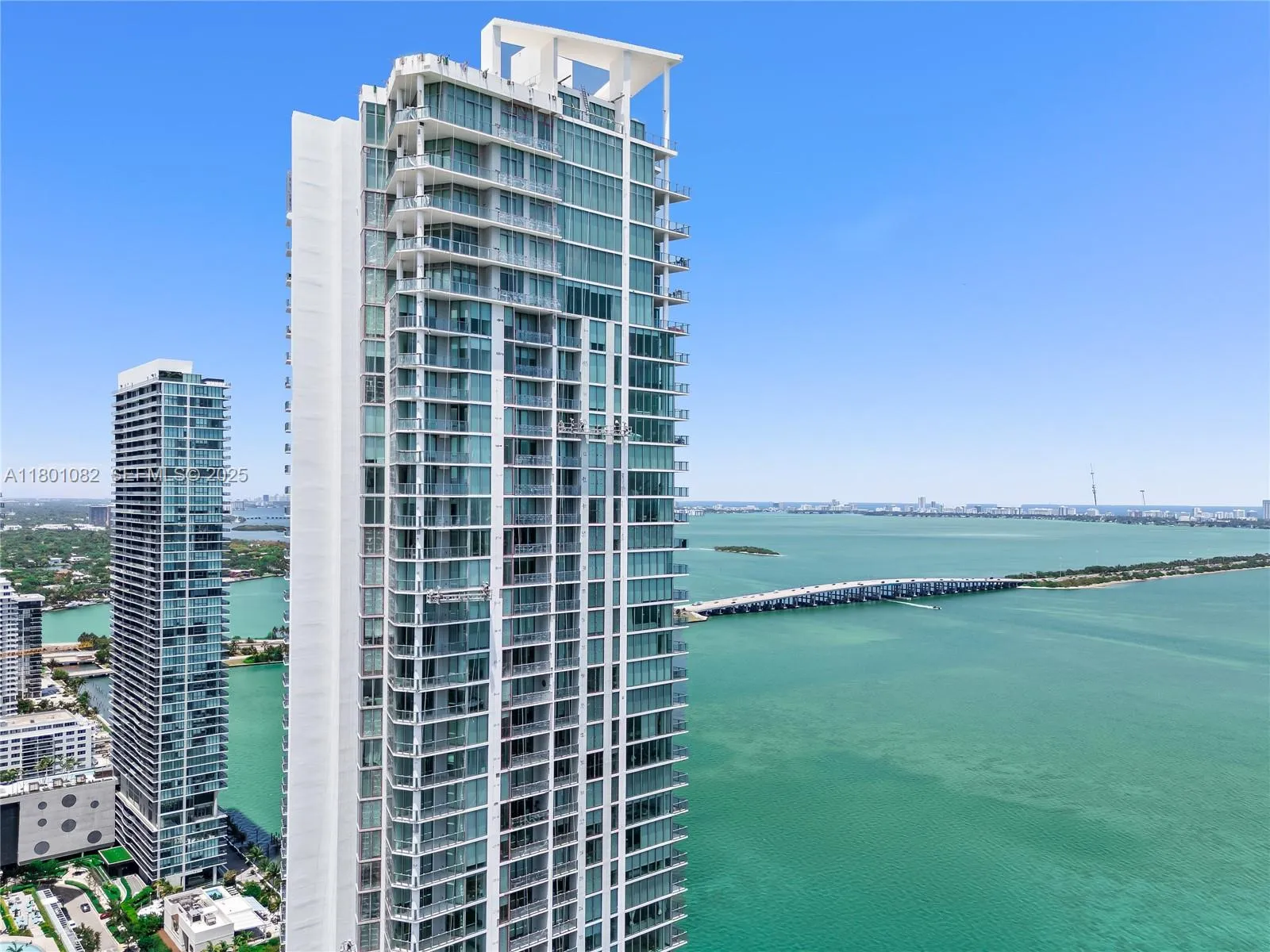 2 bedroom 2 bath for sale at 2900 NE 7th Ave # 1409, Miami FL 33137