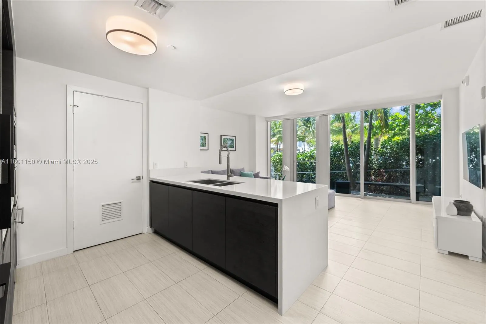 1 Collins Ave # 108, Miami Beach FL 33139