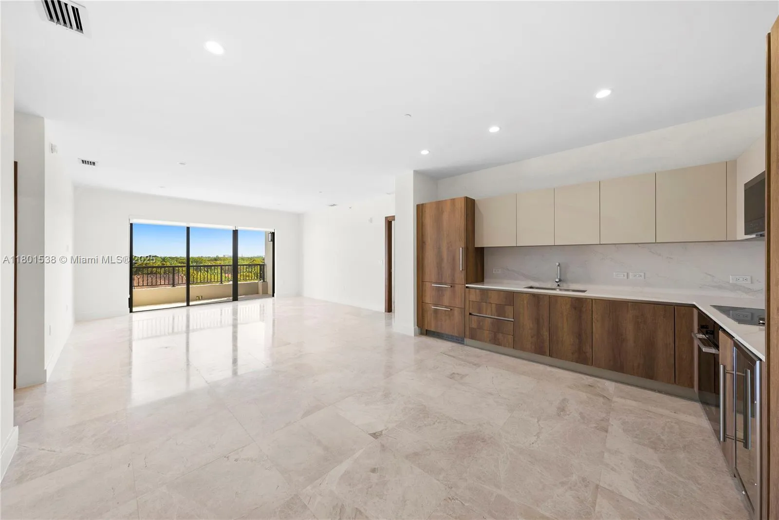 701 Valencia Ave # 404, Coral Gables FL 33134