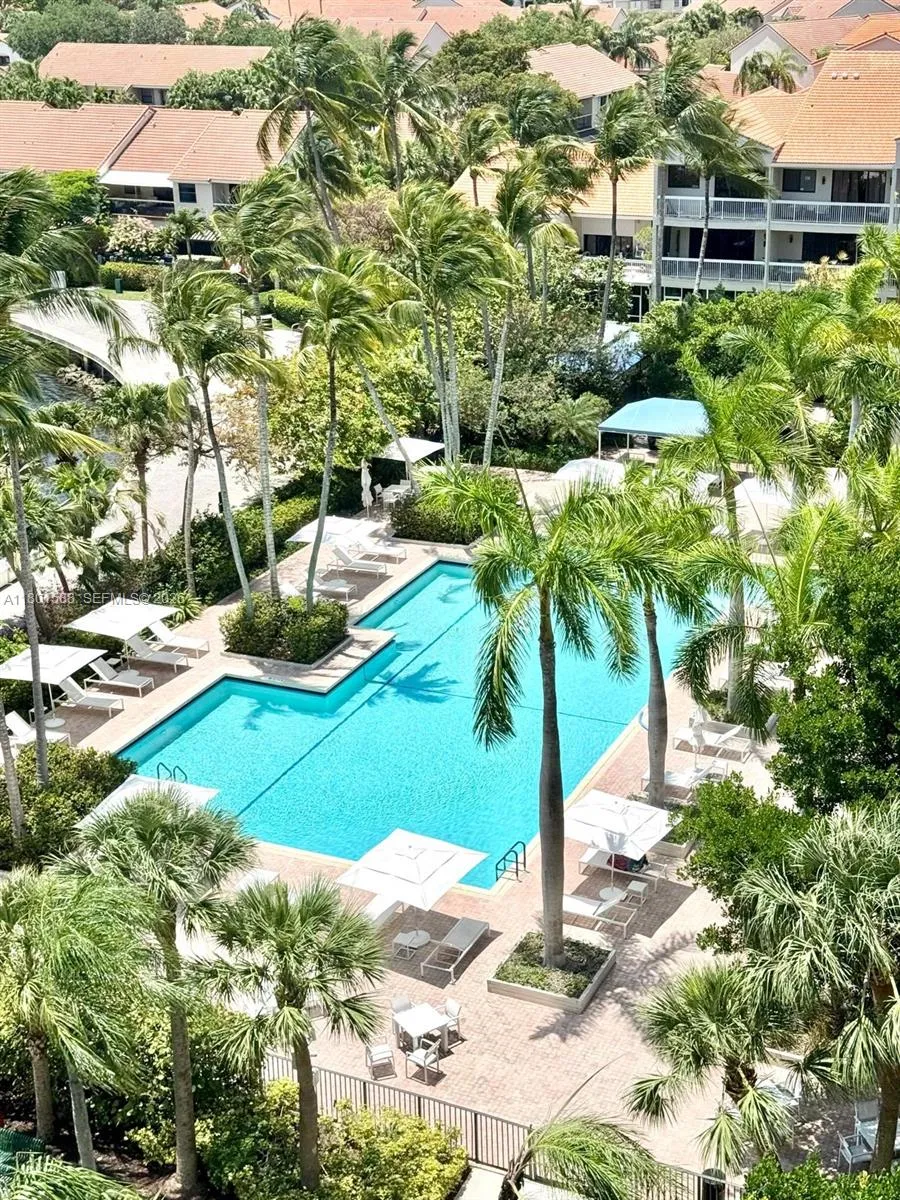 3610 Yacht Club Dr # 810, Aventura FL 33180