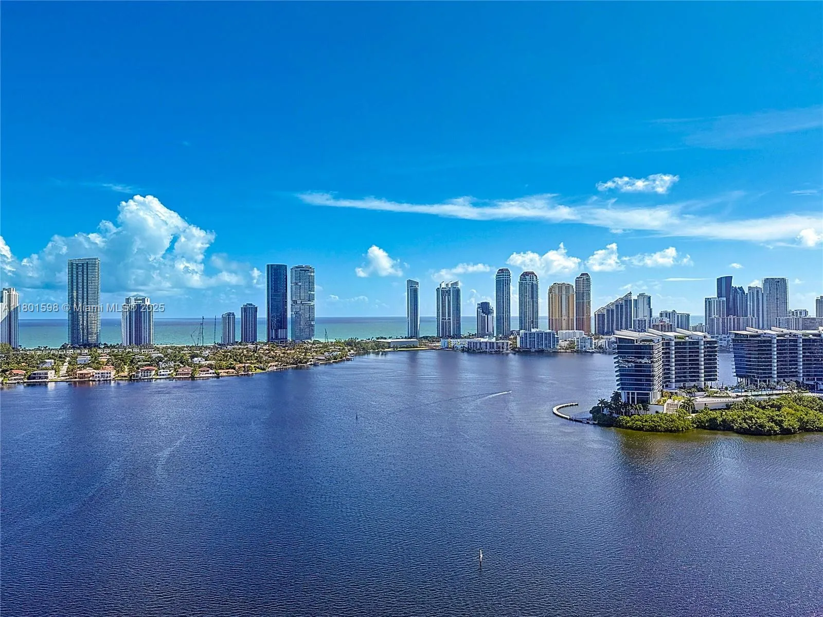4 bedroom 4 bath for sale at 3370 Hidden Bay Dr # 2813, Aventura FL 33180