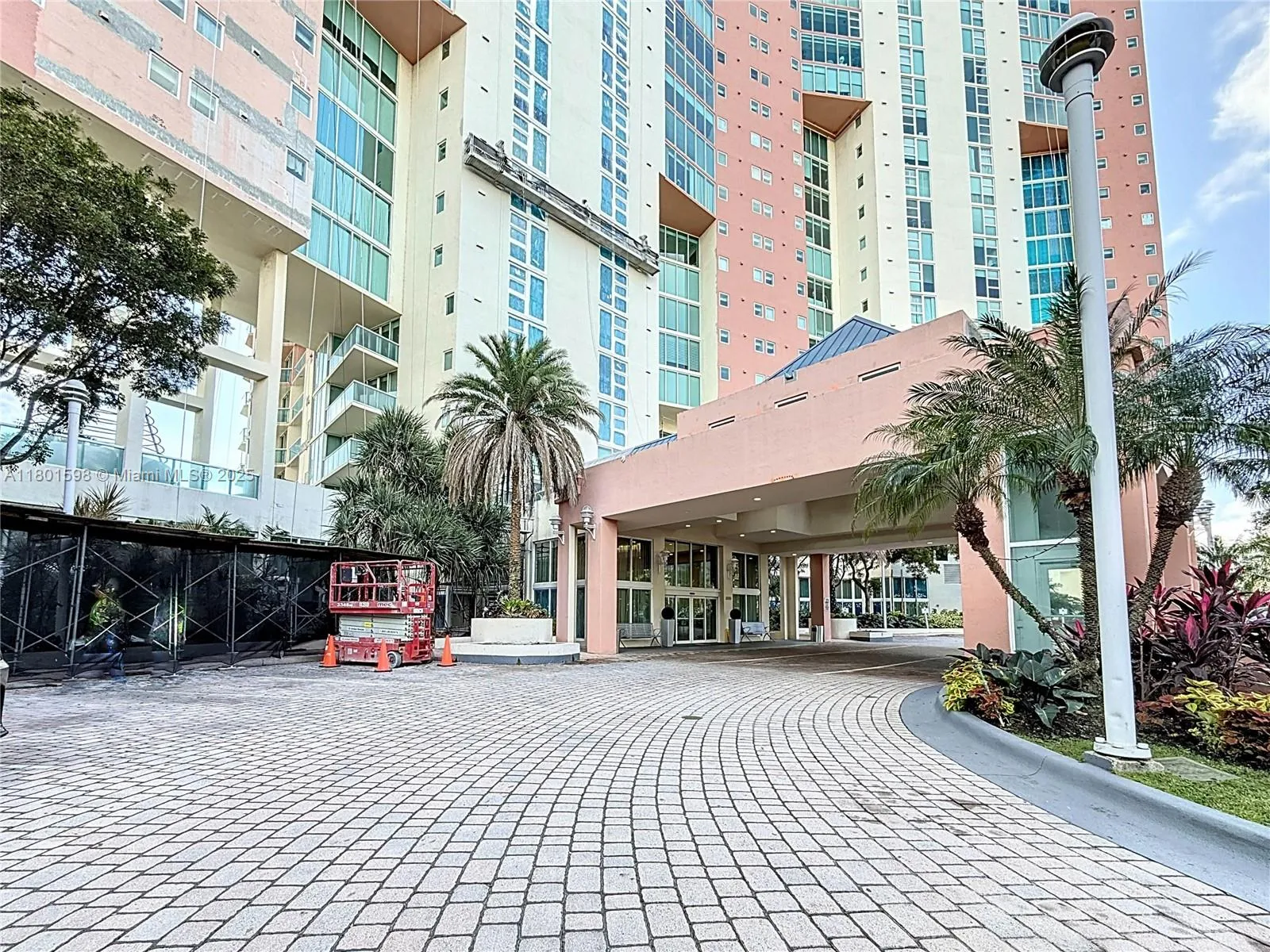 3370 Hidden Bay Dr # 2813, Aventura FL 33180
