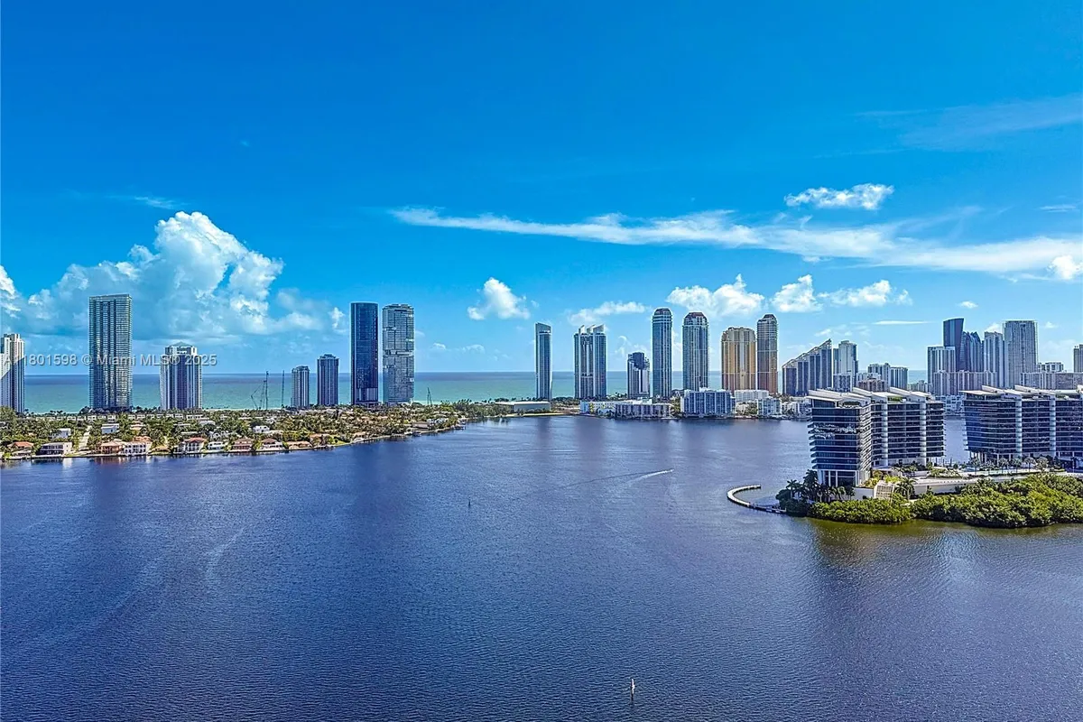 3370 Hidden Bay Dr # 2813, Aventura FL 33180