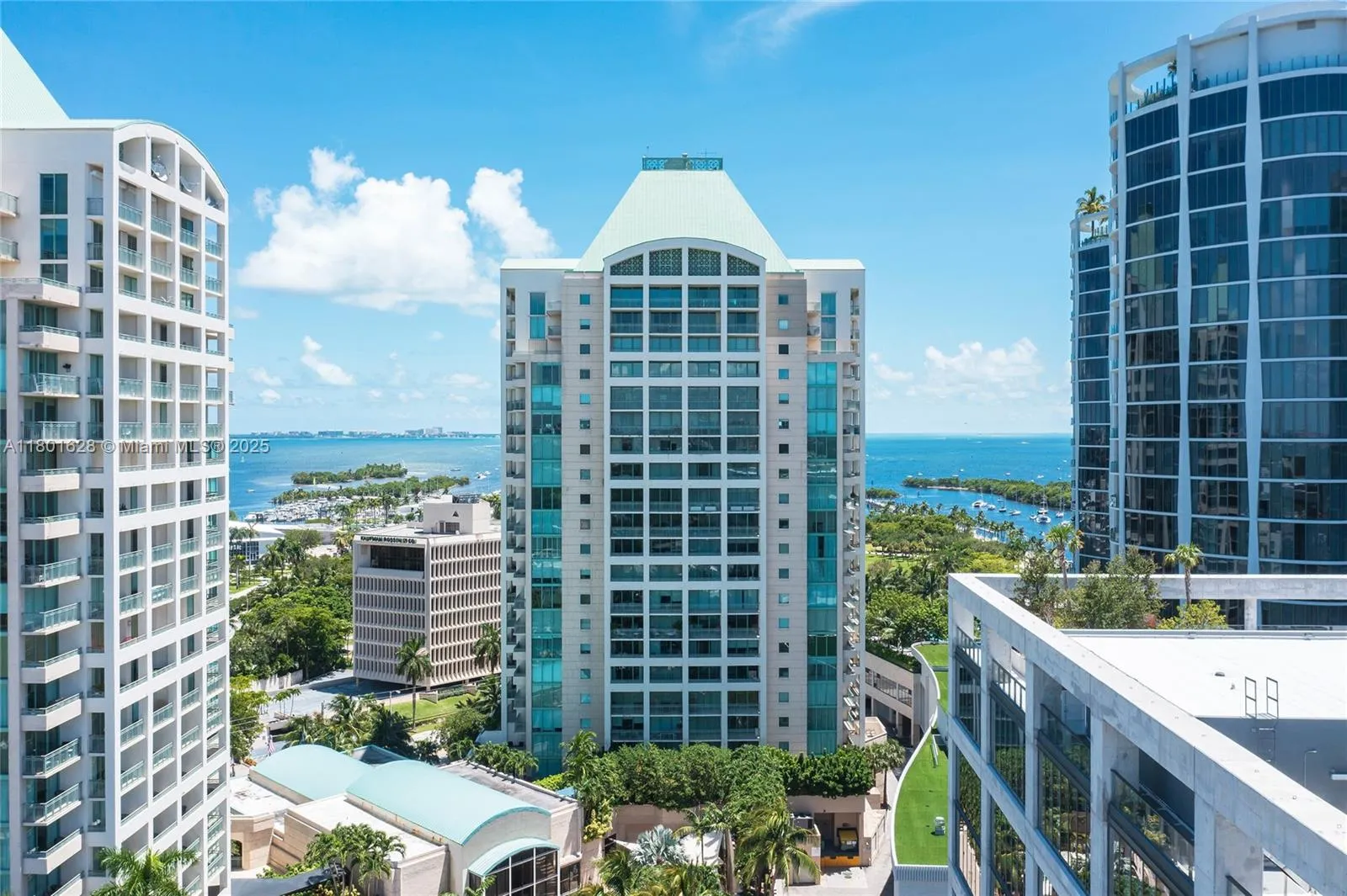 2 bedroom 2 bath for sale at 3400 SW 27th Ave # 1904, Coconut Grove FL 33133