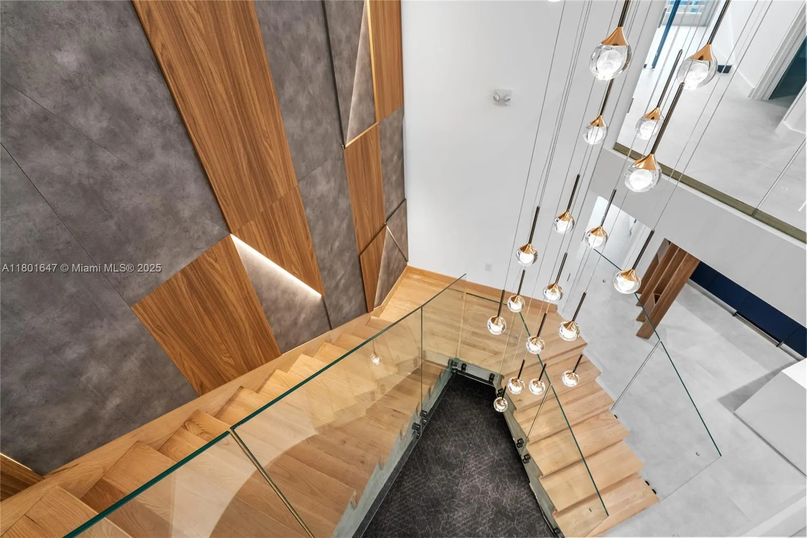 1300 Brickell Bay Dr, Miami FL 33131