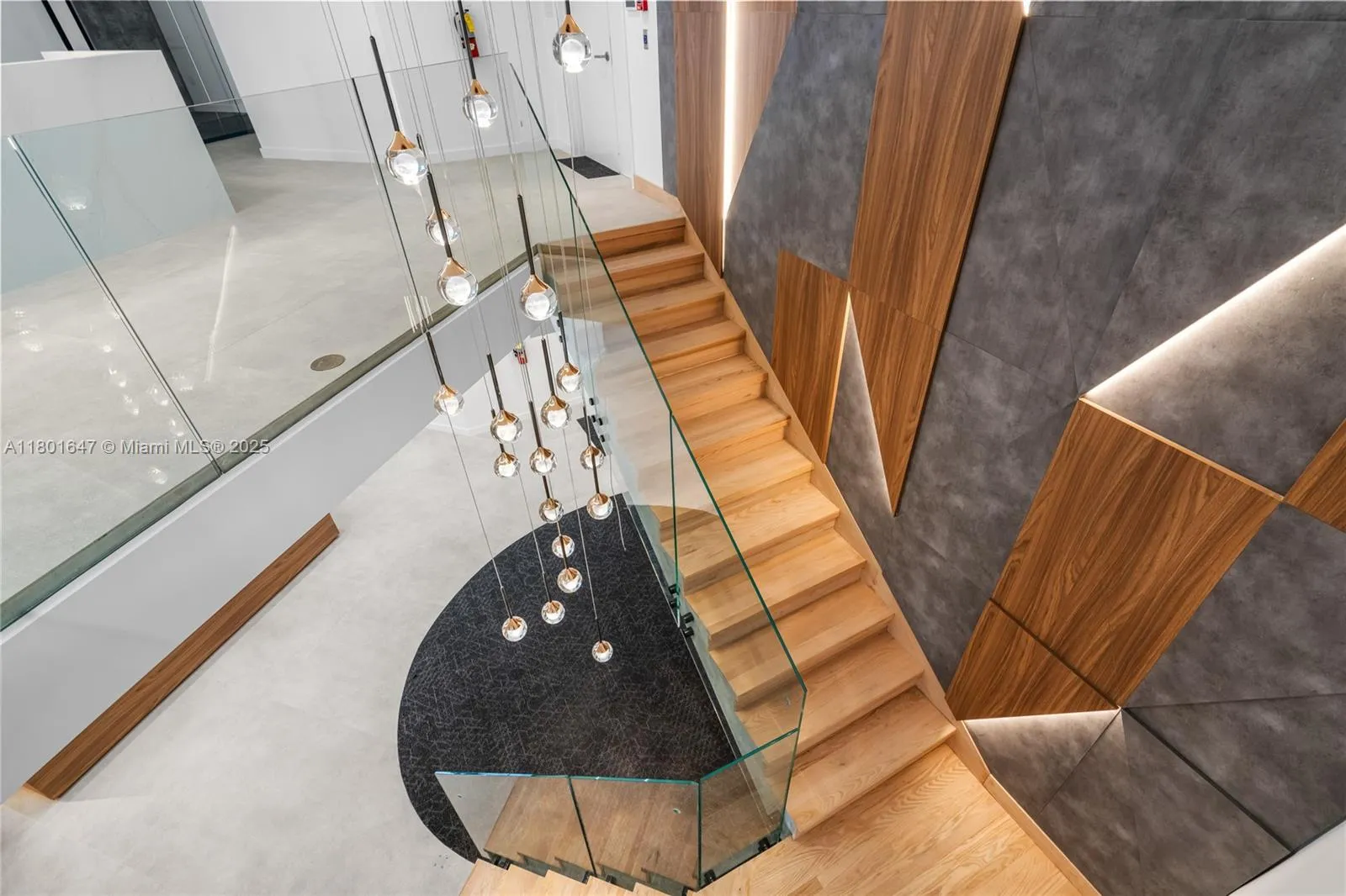 1300 Brickell Bay Dr, Miami FL 33131