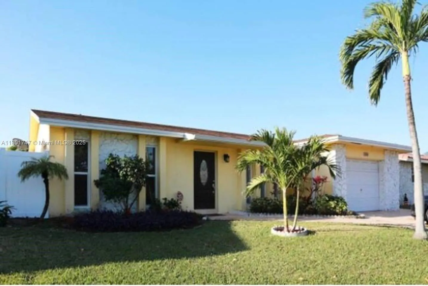3 bedroom 3 bath for sale at 314 SE 4th St, Dania Beach FL 33004