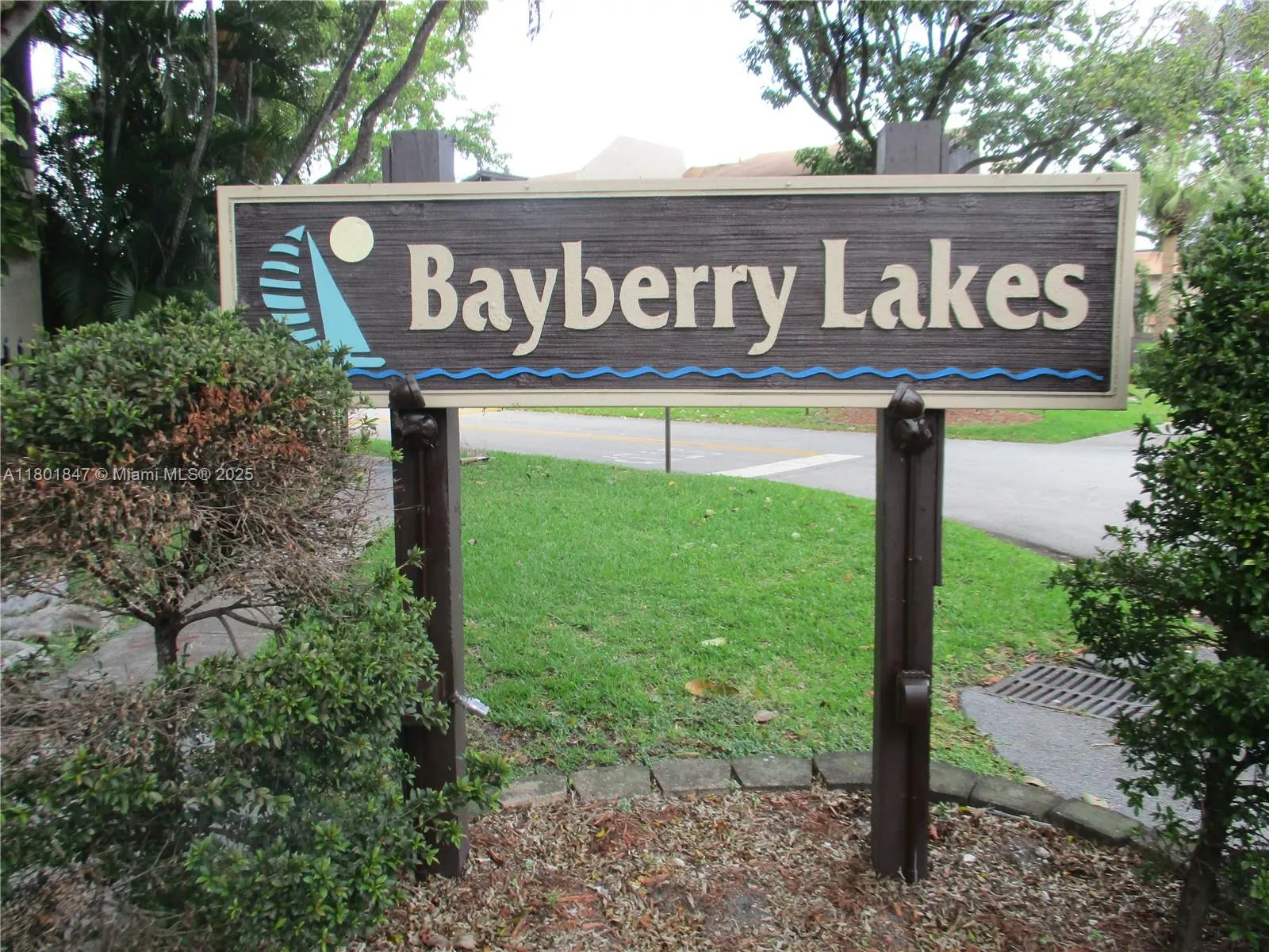 3 bedroom 2 bath for sale at 1760 SW Bayberry Dr # 1760, Pembroke Pines FL 33024