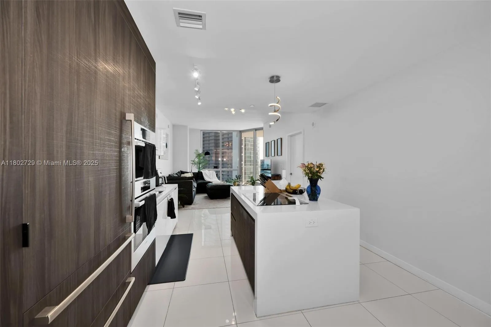 851 NE 1st Ave # 3107, Miami FL 33132