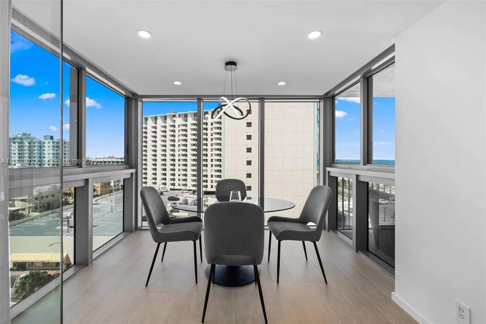 2655 Collins Ave, Miami Beach FL 33140