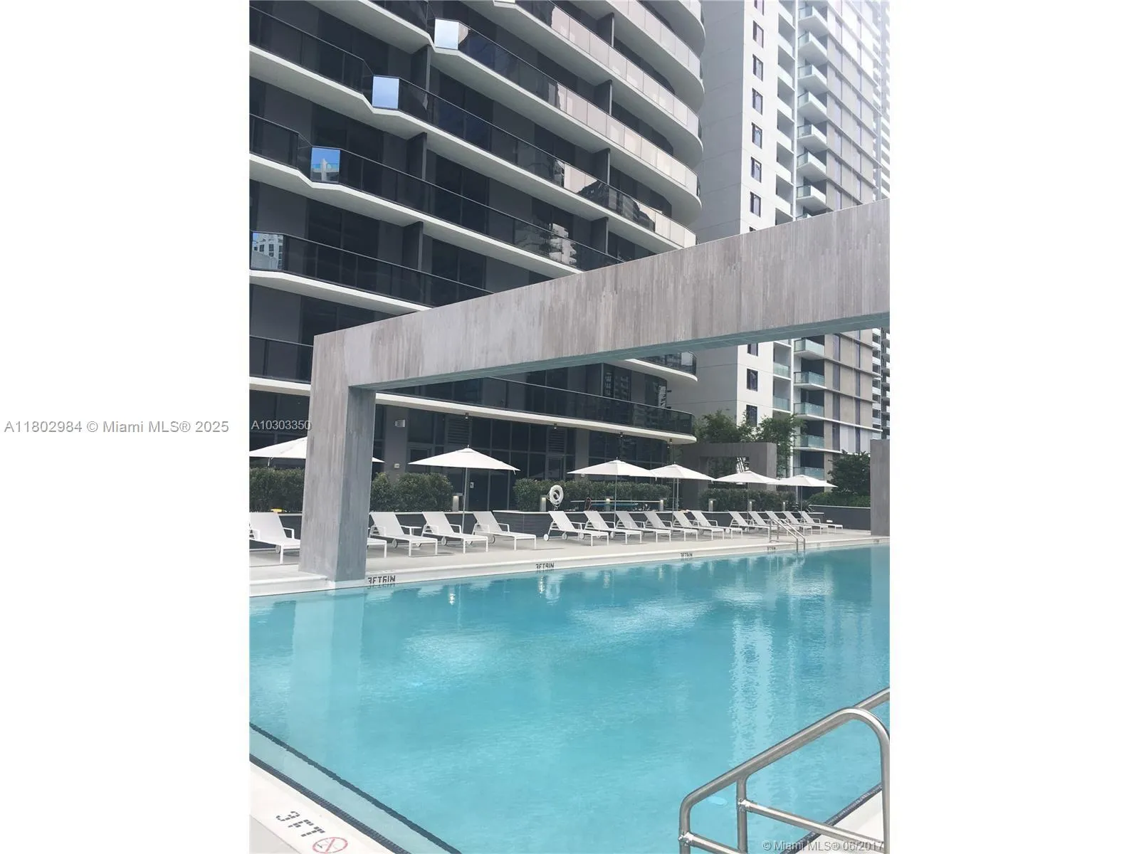 1 bedroom 1 bath for sale at 55 SW 9th St # 3409, Miami FL 33130