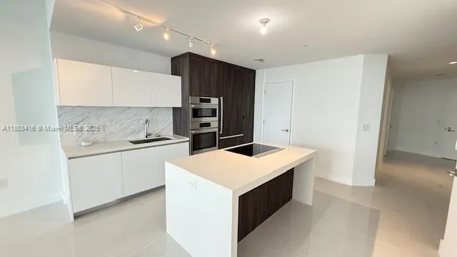 851 NE 1st Ave # 3700, Miami FL 33132