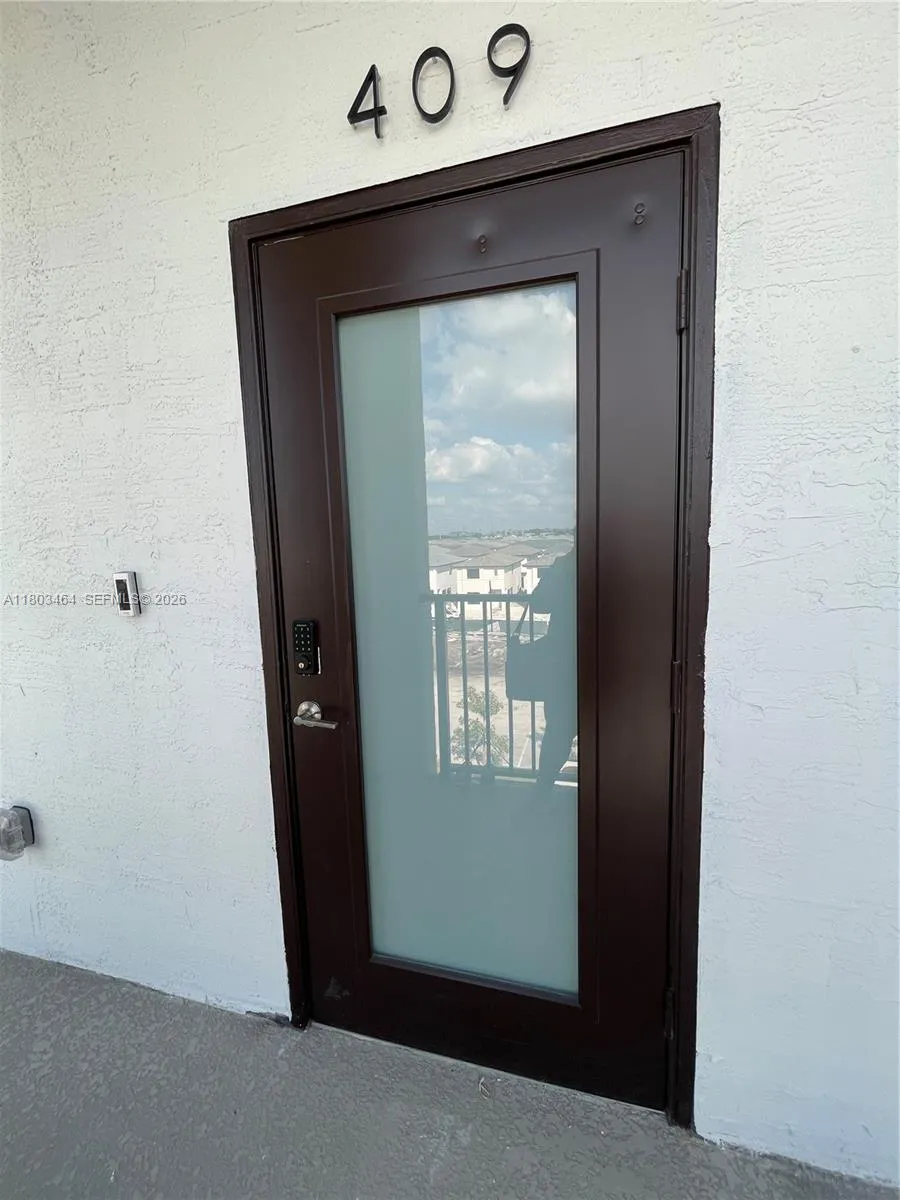 8167 NW 41st St # 409, Doral FL 33166