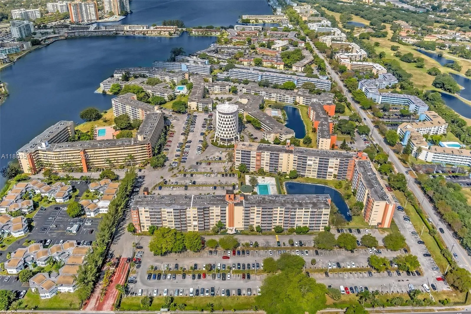 2 bedroom 2 bath for rent at 1770 NE 191st St # 1, Miami FL 33179