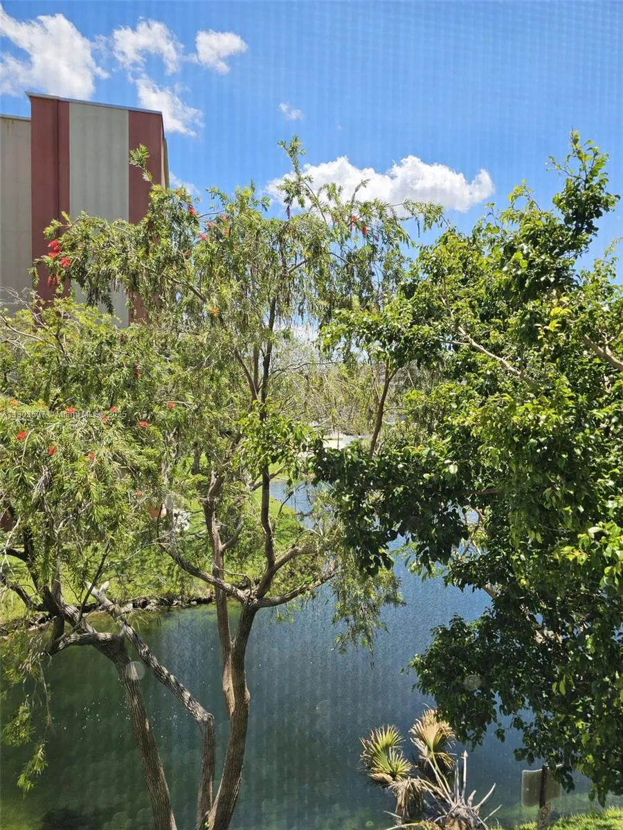 1770 NE 191st St # 1, Miami FL 33179