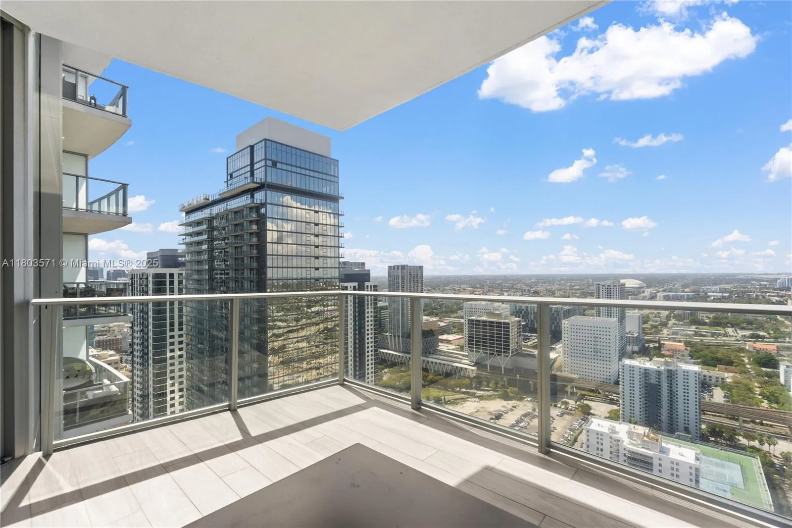851 NE 1st Ave # 3906, Miami FL 33132
