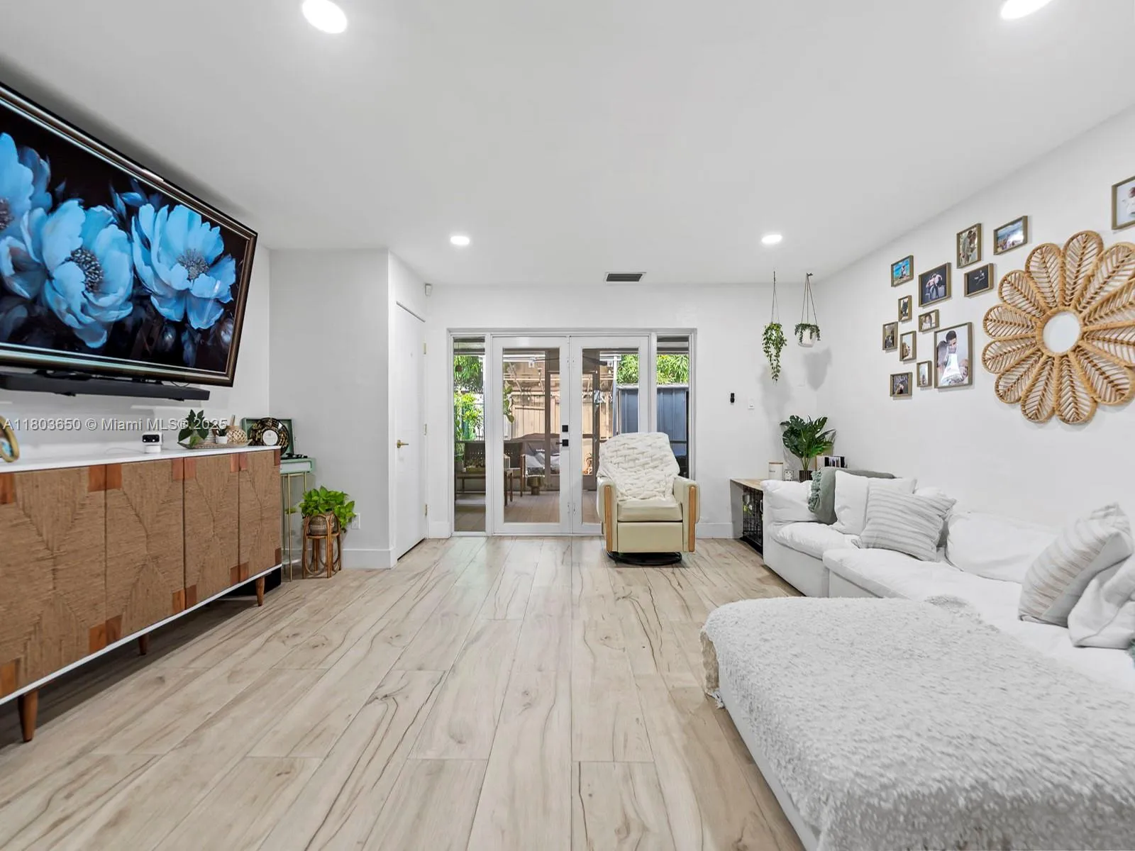 2 bedroom 1 bath for sale at 7165 W 13th Ave, Hialeah FL 33014