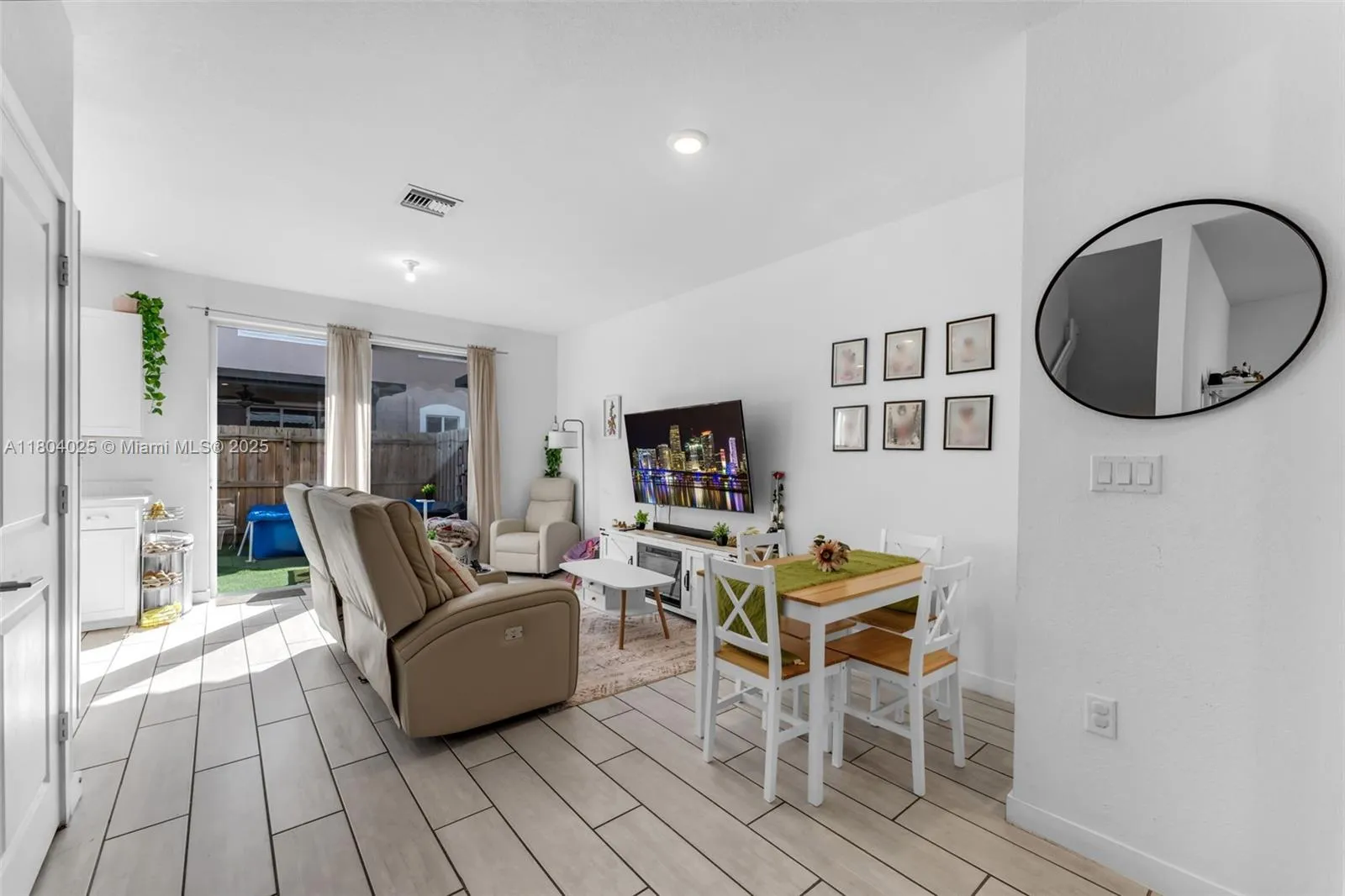 1056 SE 24th Ave, Homestead FL 33035