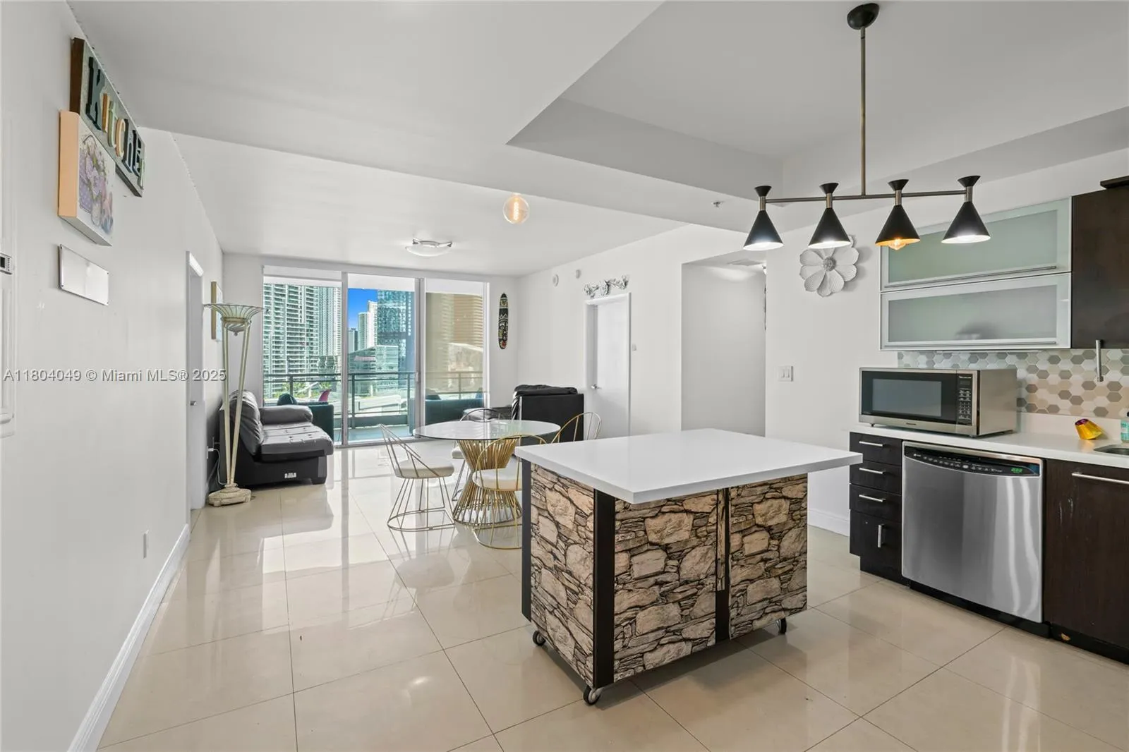 2 bedroom 2 bath for sale at 90 SW 3rd St # 2215, Miami FL 33130